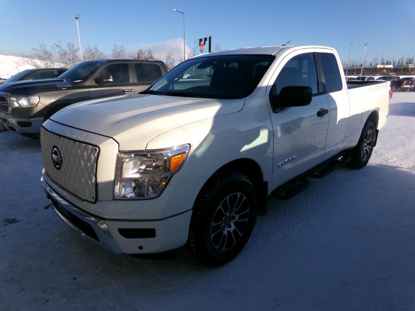 2022 White Nissan Titan SV King Cab 4WD (1N6AA1CD3NN) with an 5.6L V8 DOHC 32V engine, 9A transmission, located at 2630 Philips Field Rd., Fairbanks, AK, 99709, (907) 458-0593, 64.848068, -147.780609 - Photo#0