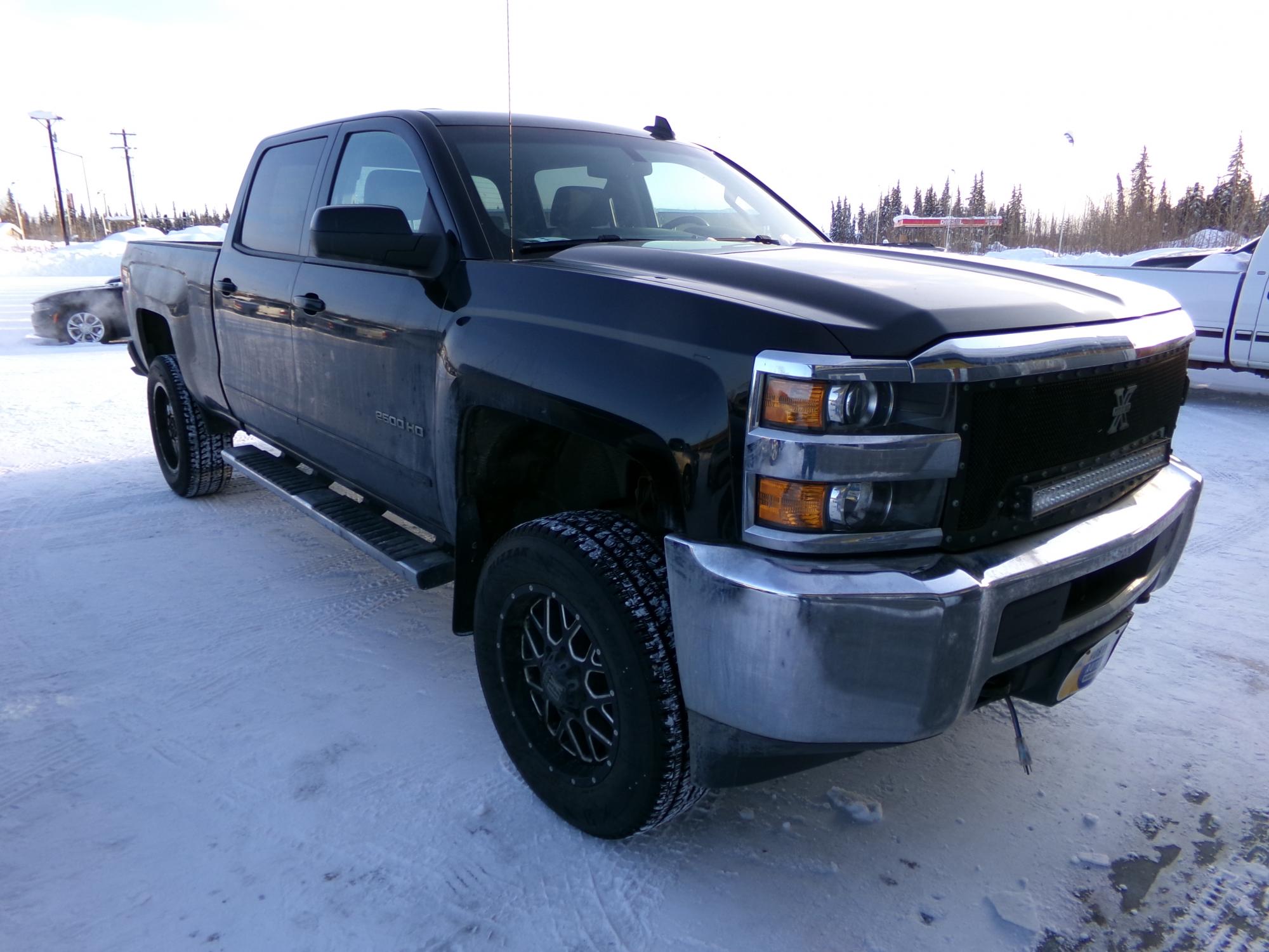 photo of 2018 Chevrolet Silverado 2500HD LT Crew Cab 4WD