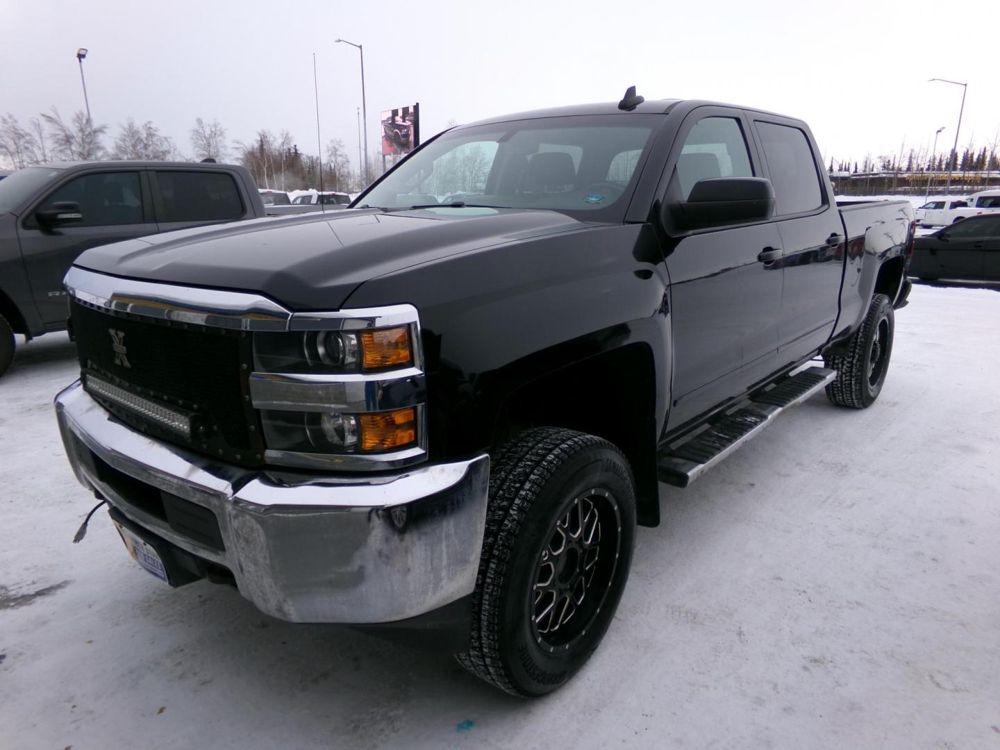 2018 Black Chevrolet Silverado 2500HD LT Crew Cab 4WD (1GC1KVEG6JF) with an 6.0L V8 OHV 16V FFV engine, 6A transmission, located at 2630 Philips Field Rd., Fairbanks, AK, 99709, (907) 458-0593, 64.848068, -147.780609 - Photo#0