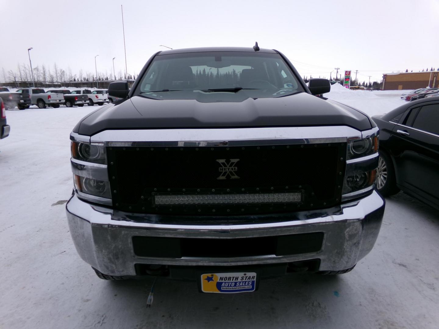 2018 Black Chevrolet Silverado 2500HD LT Crew Cab 4WD (1GC1KVEG6JF) with an 6.0L V8 OHV 16V FFV engine, 6A transmission, located at 2630 Philips Field Rd., Fairbanks, AK, 99709, (907) 458-0593, 64.848068, -147.780609 - Photo#1