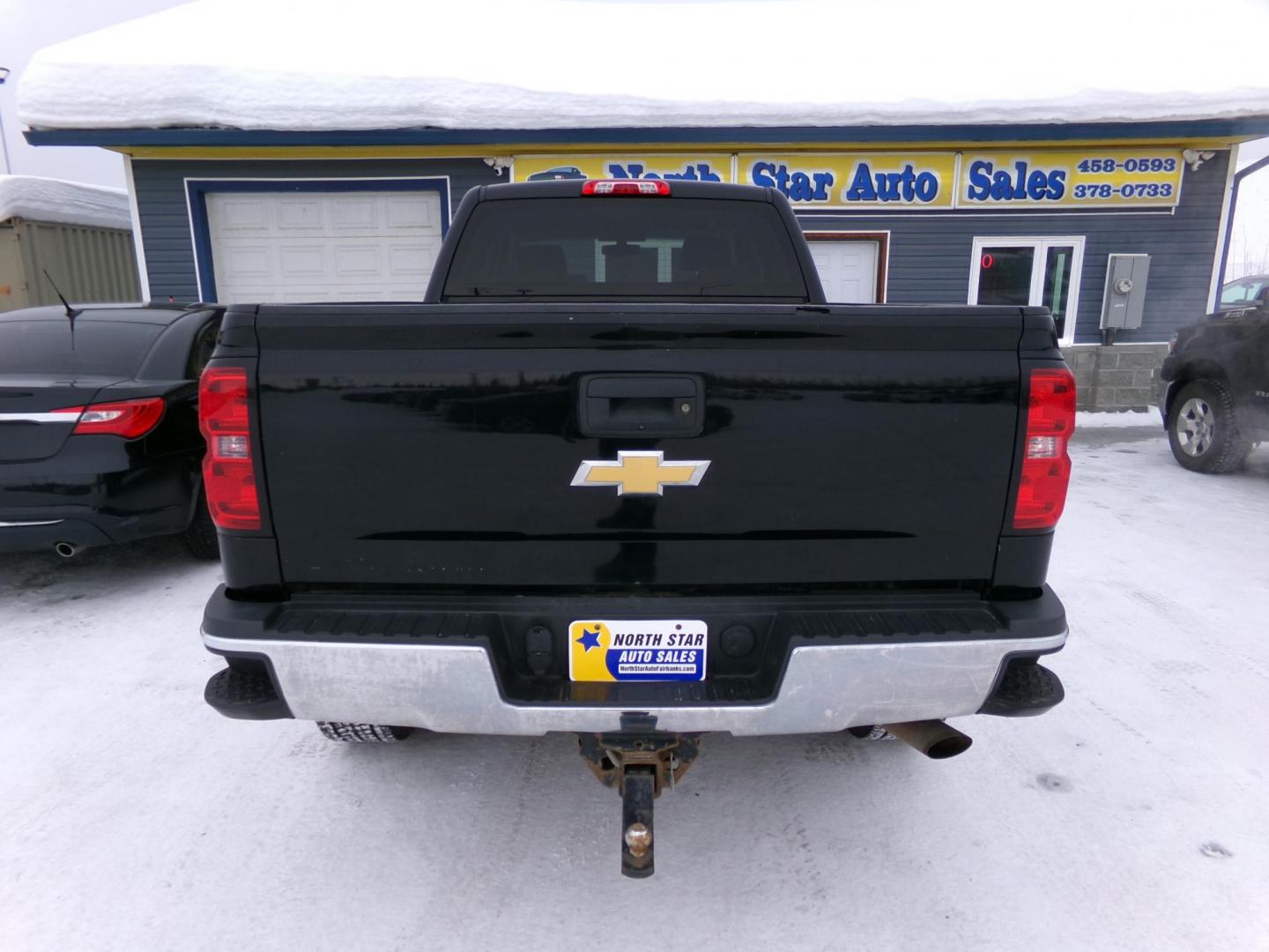 2018 Black Chevrolet Silverado 2500HD LT Crew Cab 4WD (1GC1KVEG6JF) with an 6.0L V8 OHV 16V FFV engine, 6A transmission, located at 2630 Philips Field Rd., Fairbanks, AK, 99709, (907) 458-0593, 64.848068, -147.780609 - Photo#3
