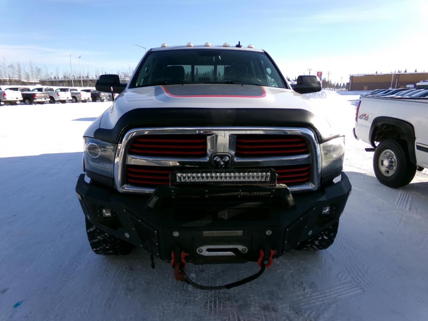 2016 White /Black Dodge 2500 Power Wagon Crew Cab SWB 4WD (3C6TR5EJ8GG) with an 6.4L V8 engine, 6A transmission, located at 2630 Philips Field Rd., Fairbanks, AK, 99709, (907) 458-0593, 64.848068, -147.780609 - Photo#1