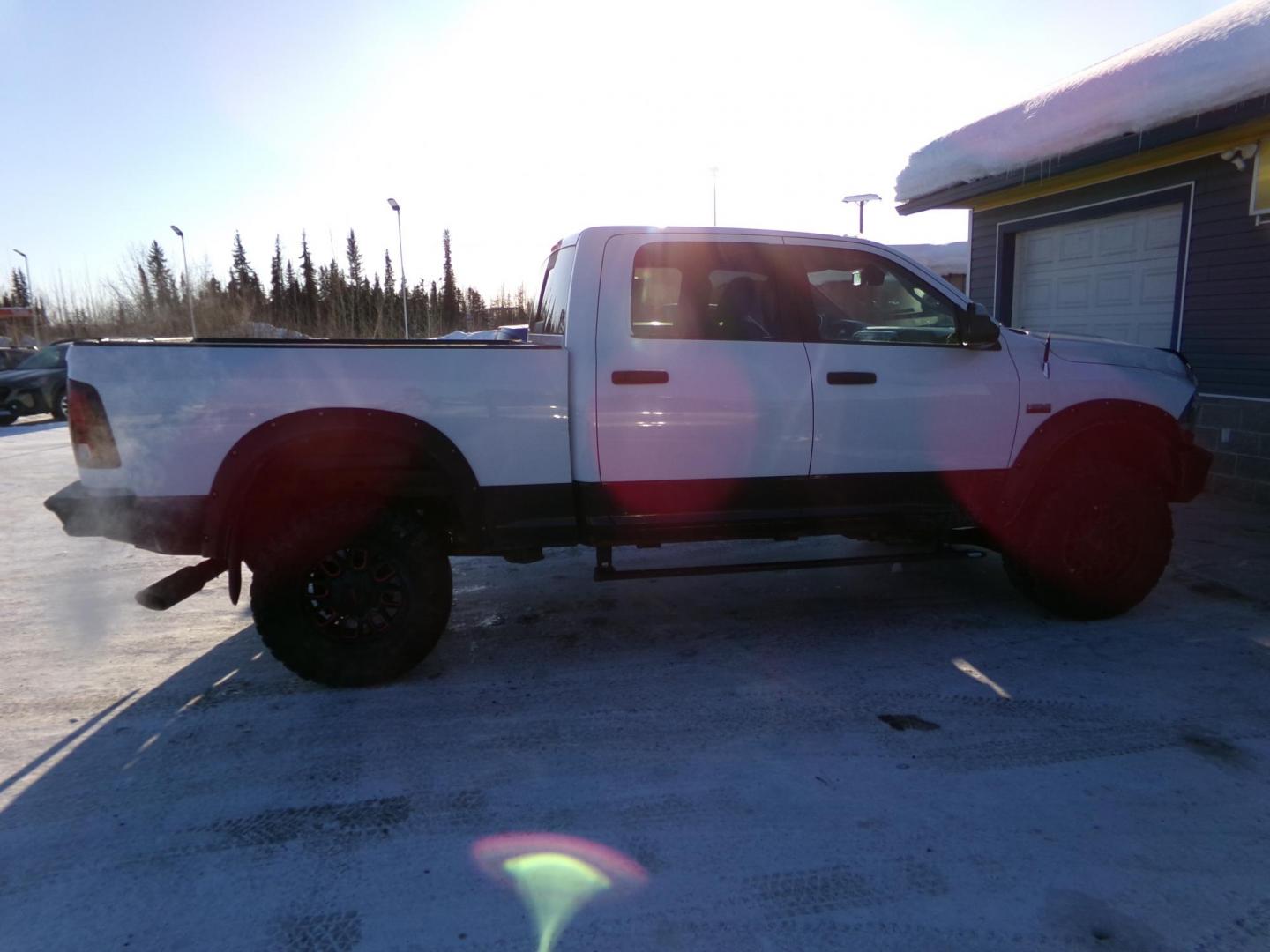 2016 White /Black Dodge 2500 Power Wagon Crew Cab SWB 4WD (3C6TR5EJ8GG) with an 6.4L V8 engine, 6A transmission, located at 2630 Philips Field Rd., Fairbanks, AK, 99709, (907) 458-0593, 64.848068, -147.780609 - Photo#2