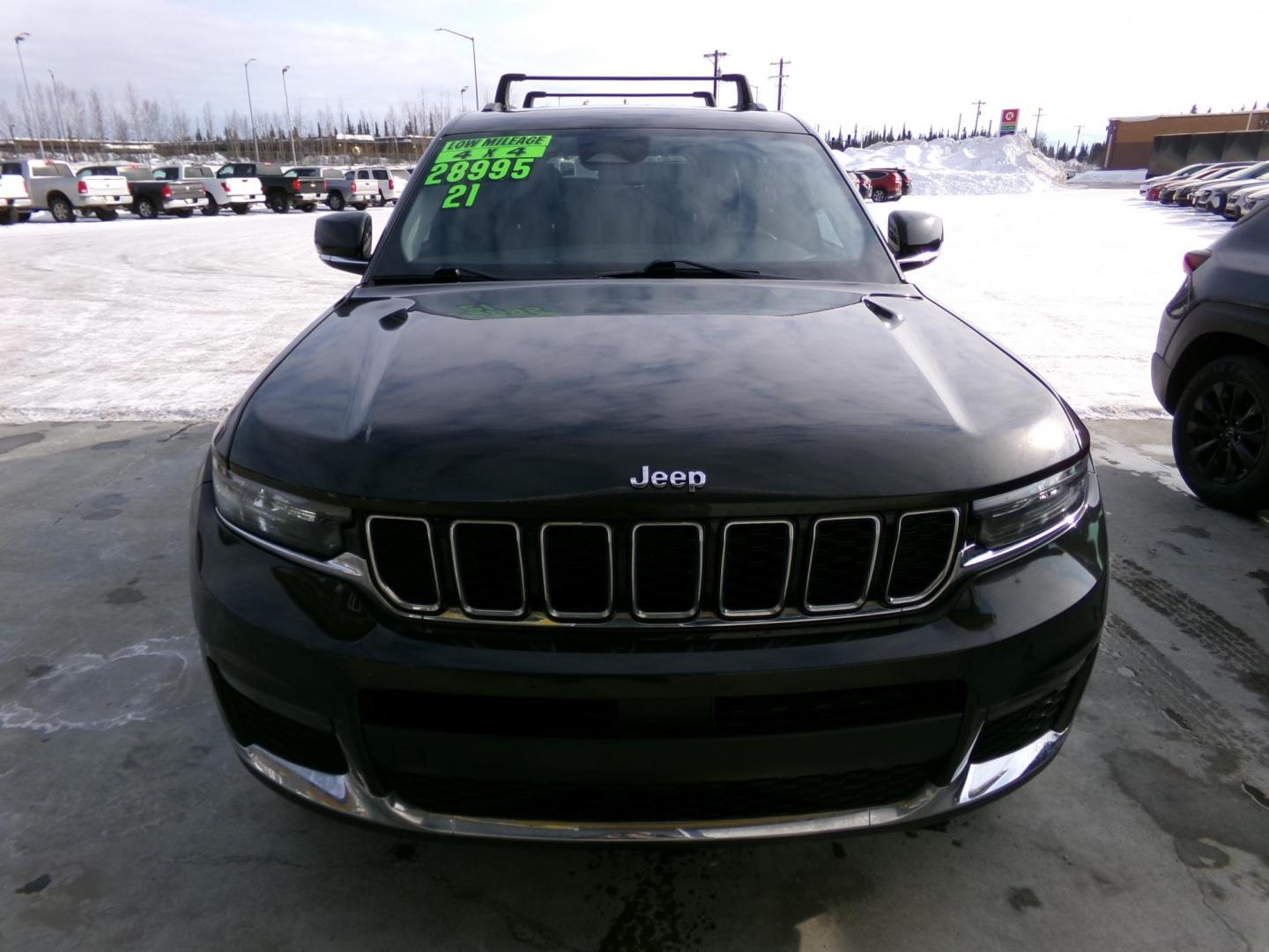 2021 Black /Black Jeep Grand Cherokee Limited 4WD (1C4RJKBG7M8) with an 3.6L V6 DOHC 24V engine, 8A transmission, located at 2630 Philips Field Rd., Fairbanks, AK, 99709, (907) 458-0593, 64.848068, -147.780609 - Photo#1