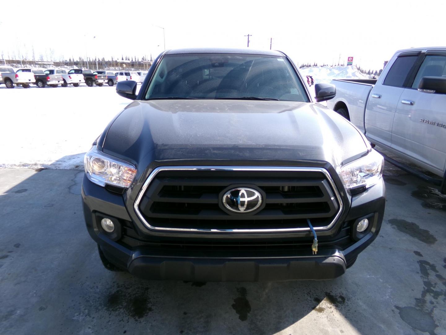 2021 Grey /Black Toyota Tacoma SR5 Double Cab Long Bed V6 6AT 4WD (3TMCZ5AN9MM) with an 3.5L V6 DOHC 24V engine, 6A transmission, located at 2630 Philips Field Rd., Fairbanks, AK, 99709, (907) 458-0593, 64.848068, -147.780609 - Photo#1