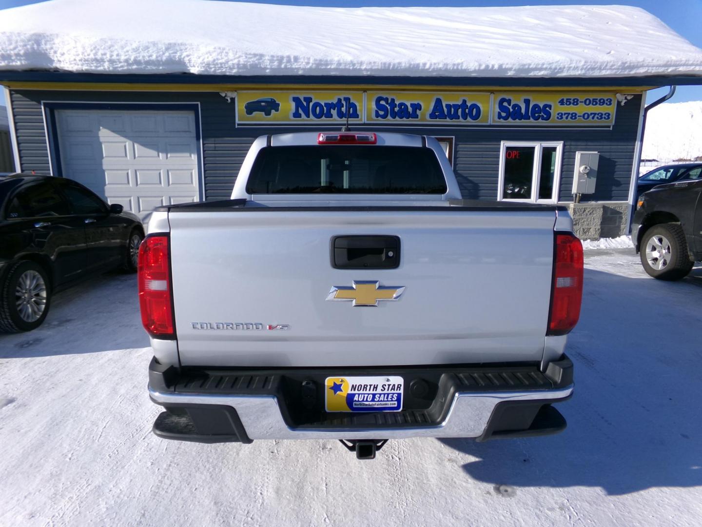 2019 Silver Chevrolet Colorado Work Truck Crew Cab 4WD Short Box (1GCGTBEN9K1) with an 3.6L V6 DOHC 24V GAS engine, 6A transmission, located at 2630 Philips Field Rd., Fairbanks, AK, 99709, (907) 458-0593, 64.848068, -147.780609 - Photo#3