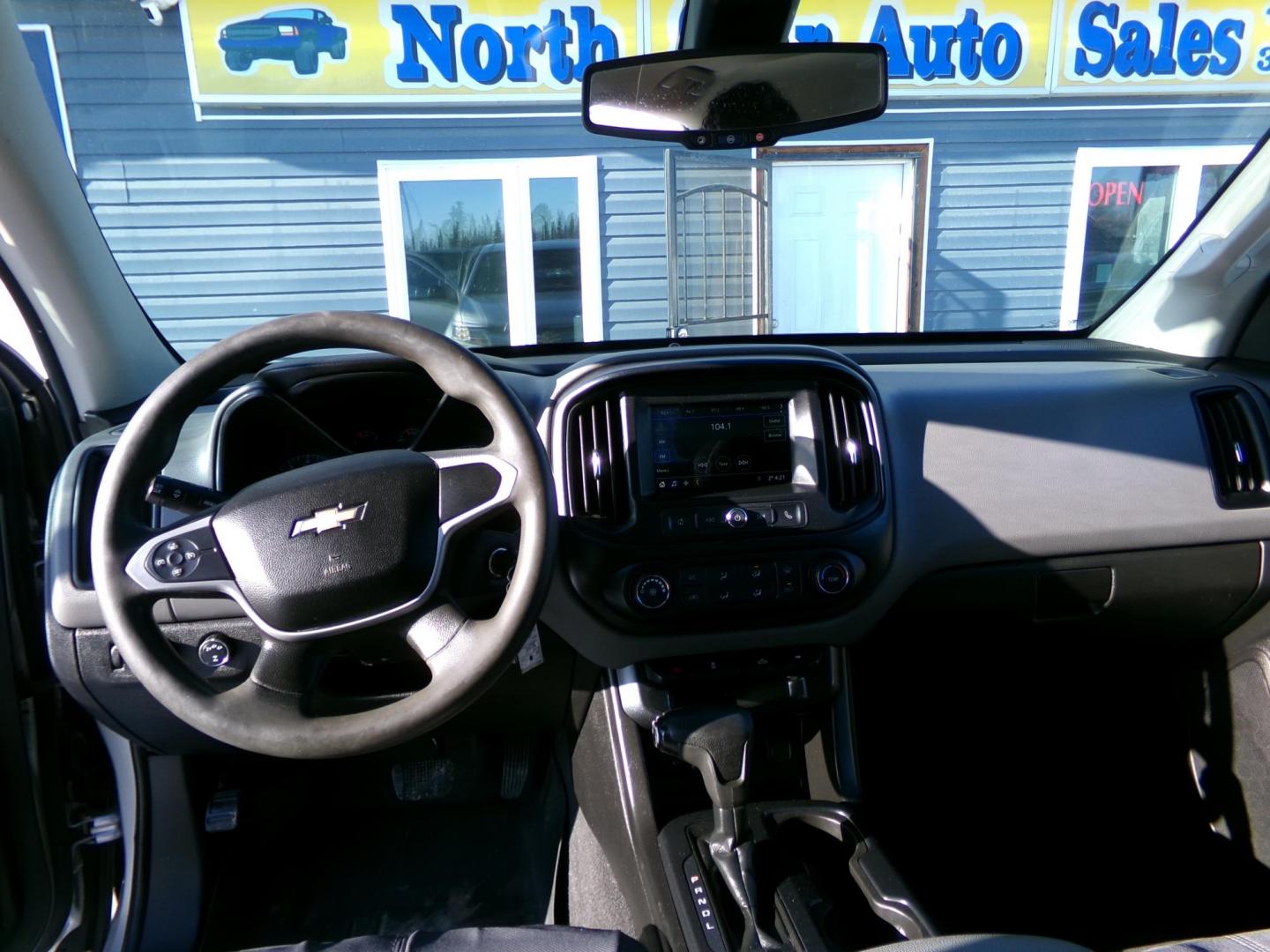 2019 Silver Chevrolet Colorado Work Truck Crew Cab 4WD Short Box (1GCGTBEN9K1) with an 3.6L V6 DOHC 24V GAS engine, 6A transmission, located at 2630 Philips Field Rd., Fairbanks, AK, 99709, (907) 458-0593, 64.848068, -147.780609 - Photo#6