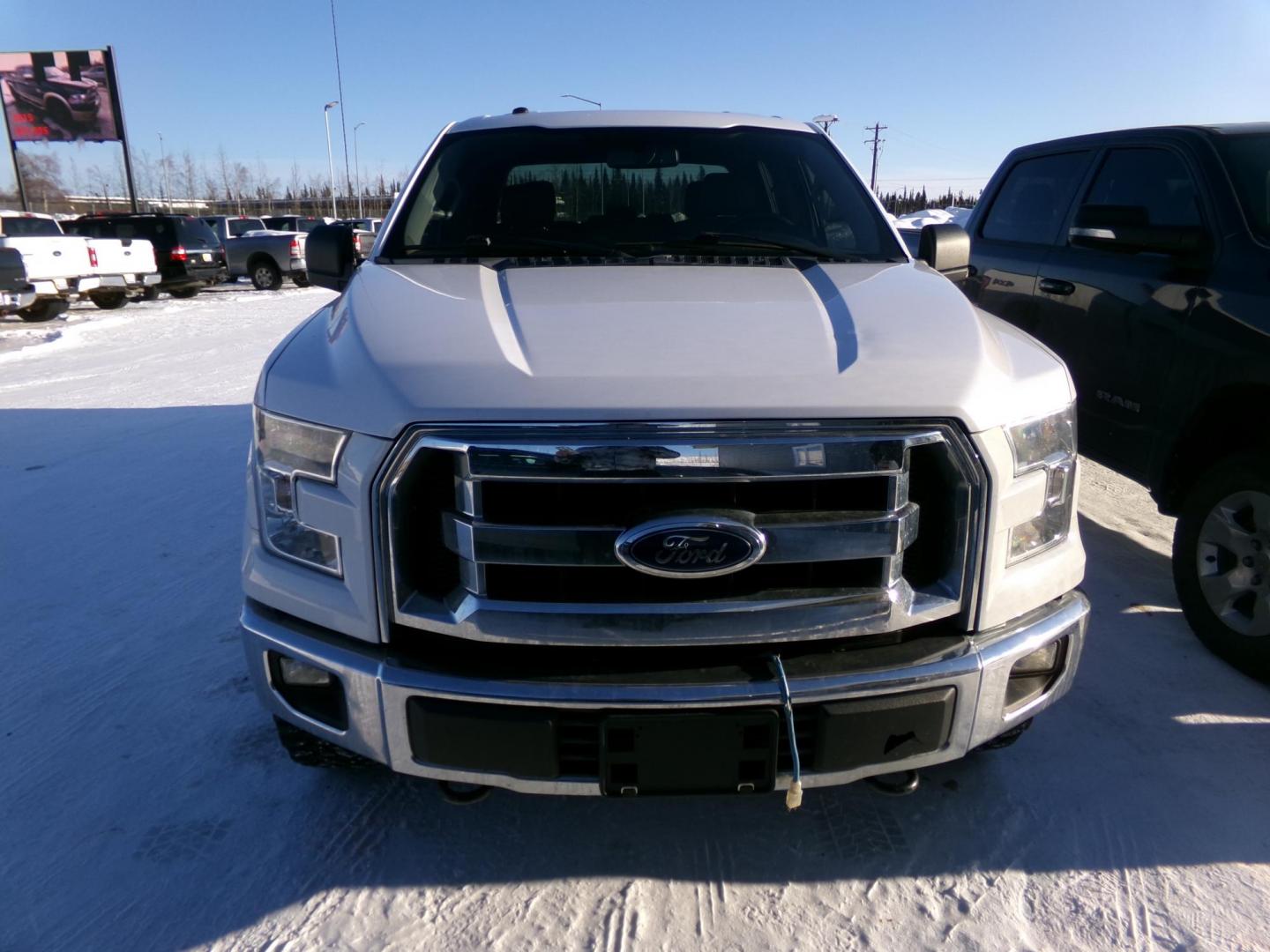 2016 White Ford F-150 XL SuperCrew 6.5-ft. Bed 4WD (1FTFW1EF5GK) with an 5.0L V8 engine, 6A transmission, located at 2630 Philips Field Rd., Fairbanks, AK, 99709, (907) 458-0593, 64.848068, -147.780609 - Photo#1