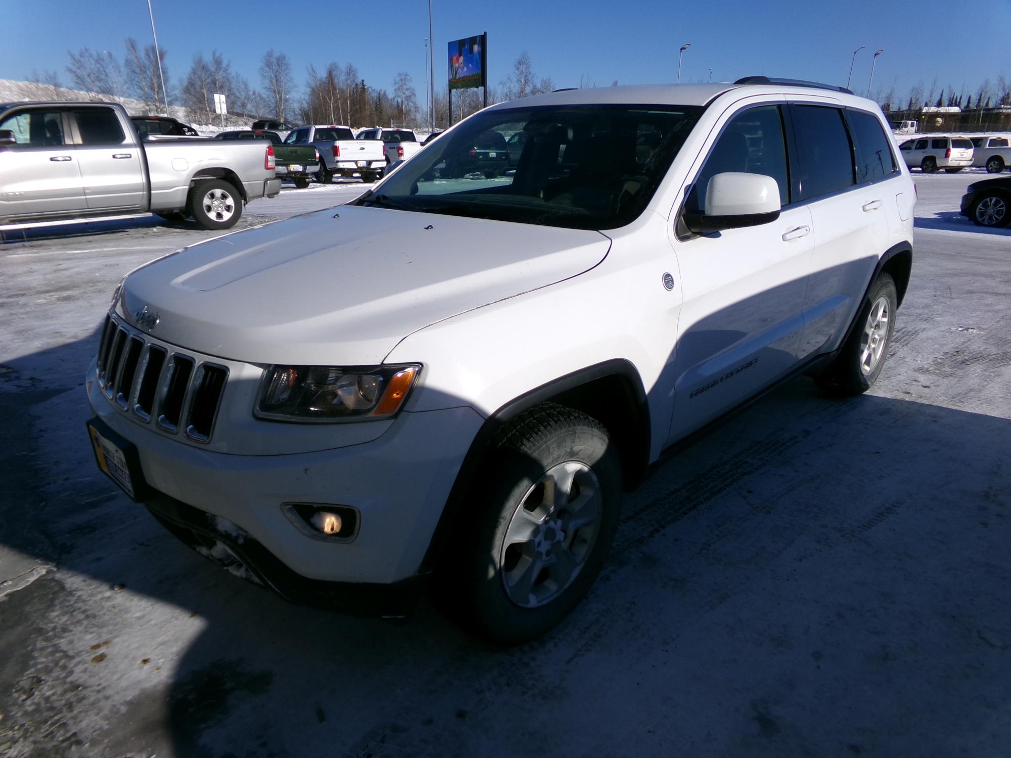 photo of 2016 Jeep Grand Cherokee Laredo 4WD
