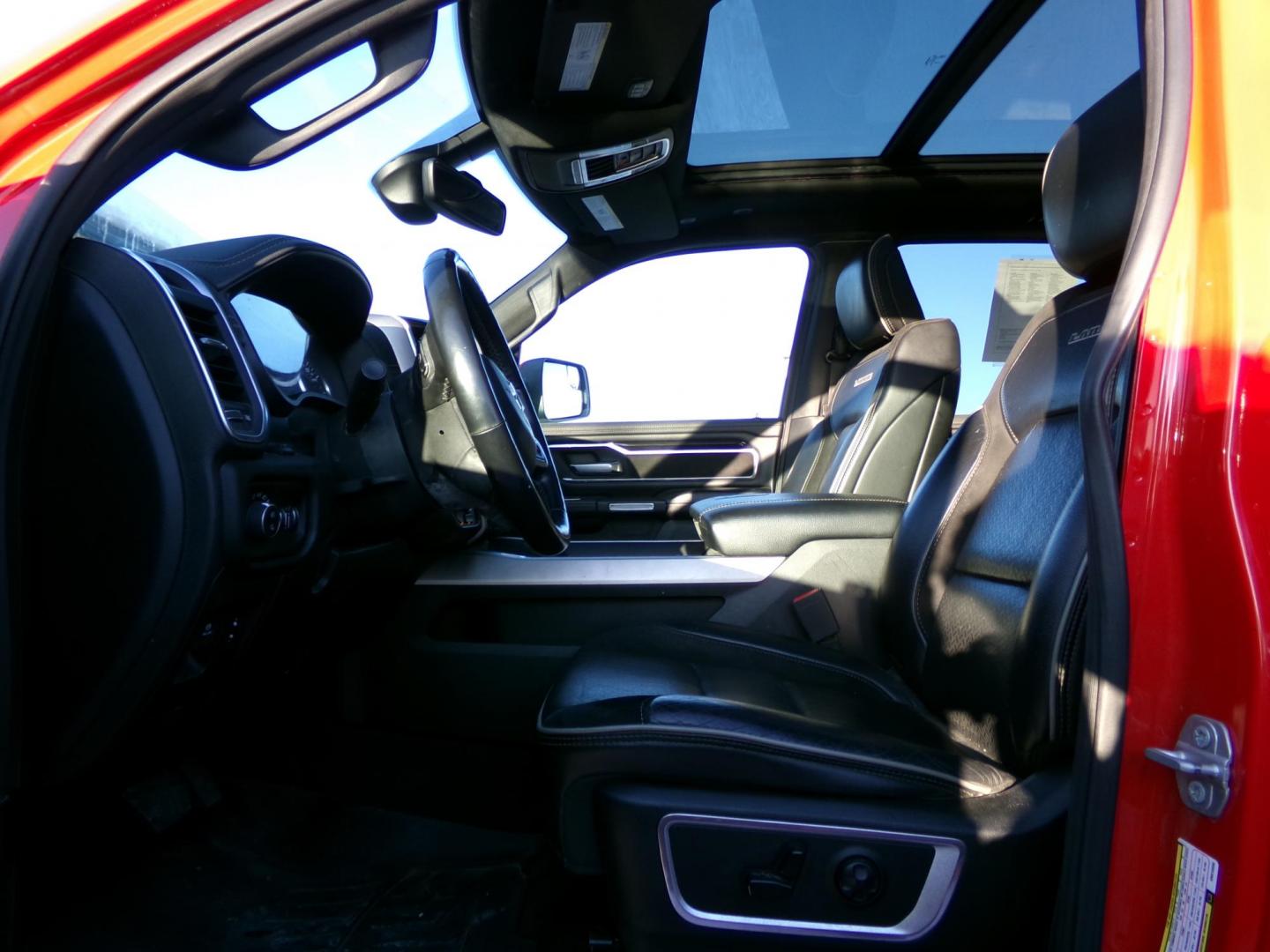 2019 Red RAM 1500 Laramie Crew Cab SWB 4WD (1C6SRFJT7KN) with an 5.7L V8 OHV 16V engine, 8A transmission, located at 2630 Philips Field Rd., Fairbanks, AK, 99709, (907) 458-0593, 64.848068, -147.780609 - Photo#4