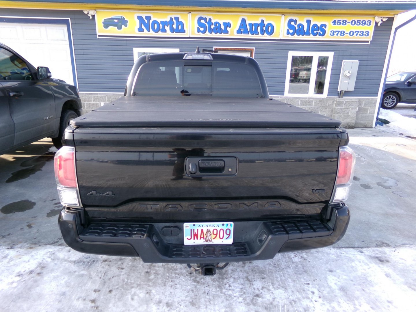 2023 Black Toyota Tacoma Limited Double Cab V6 6AT 4WD (3TYGZ5AN9PT) with an 3.5L V6 DOHC 24V engine, 6A transmission, located at 2630 Philips Field Rd., Fairbanks, AK, 99709, (907) 458-0593, 64.848068, -147.780609- Photo#3