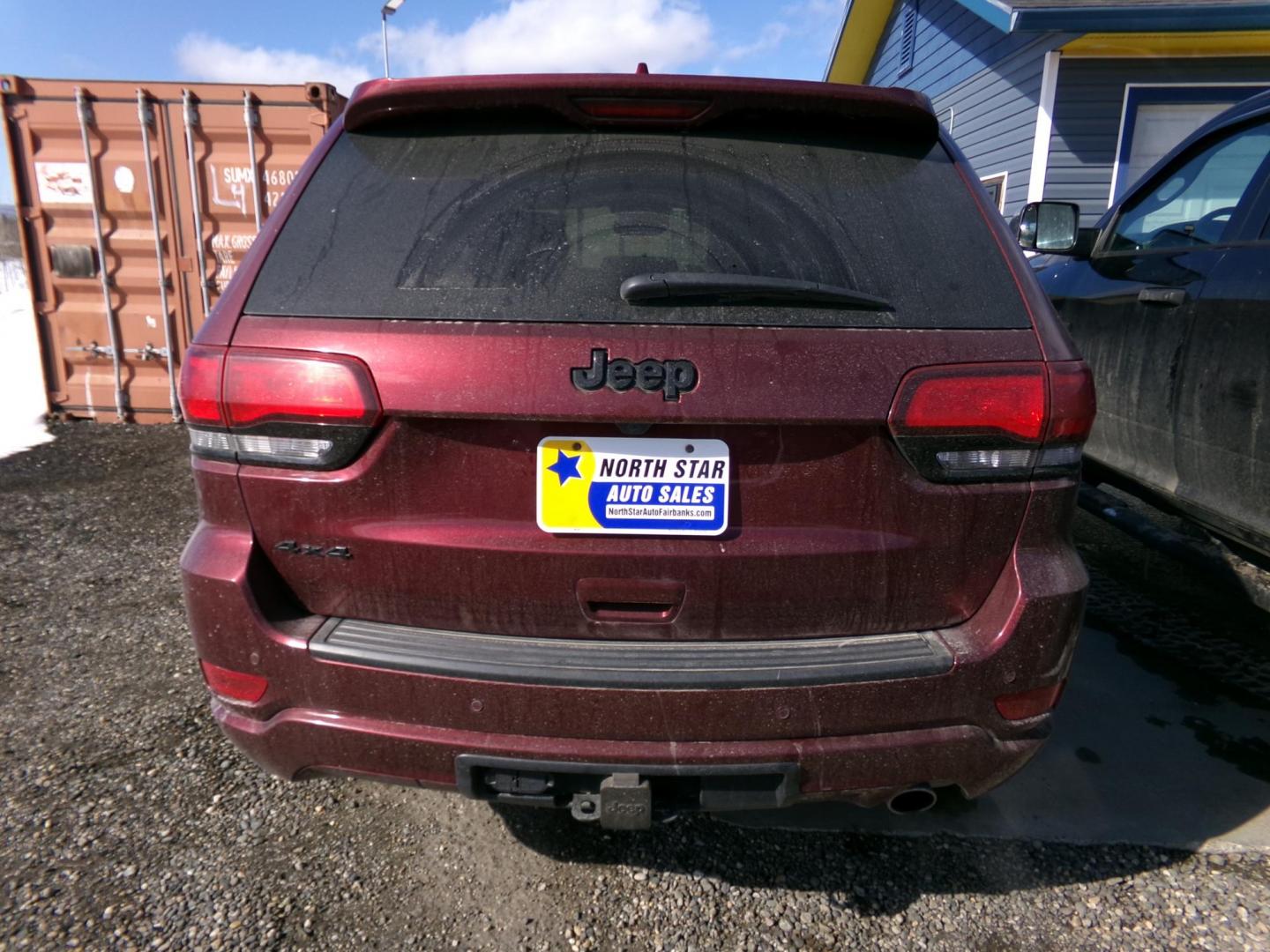 2020 Red /Black Jeep Grand Cherokee Laredo 4WD (1C4RJFAG4LC) with an 3.6L V6 DOHC 24V engine, 8A transmission, located at 2630 Philips Field Rd., Fairbanks, AK, 99709, (907) 458-0593, 64.848068, -147.780609 - Photo#3