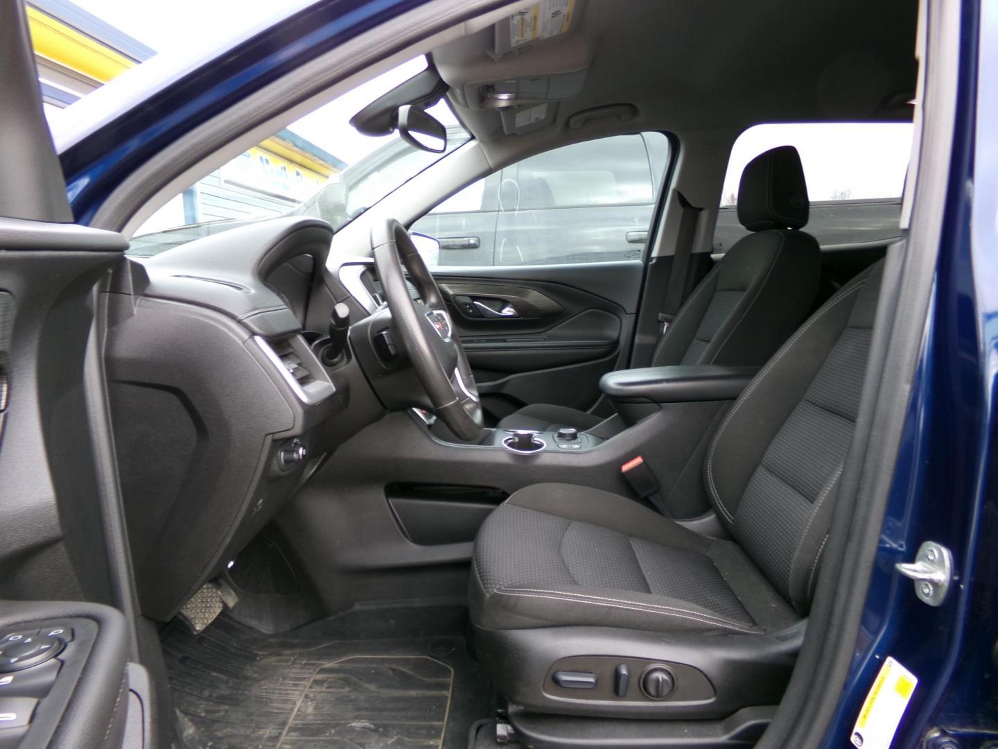 2022 Blue GMC Terrain SLE AWD (3GKALTEV7NL) with an 1.4L L4 DOHC 16V TURBO engine, 6A transmission, located at 2630 Philips Field Rd., Fairbanks, AK, 99709, (907) 458-0593, 64.848068, -147.780609 - Photo#4