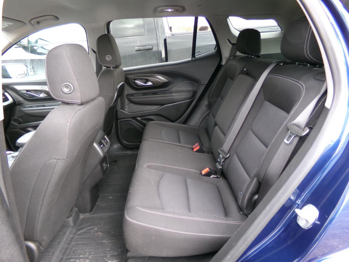 2022 Blue GMC Terrain SLE AWD (3GKALTEV7NL) with an 1.4L L4 DOHC 16V TURBO engine, 6A transmission, located at 2630 Philips Field Rd., Fairbanks, AK, 99709, (907) 458-0593, 64.848068, -147.780609 - Photo#5
