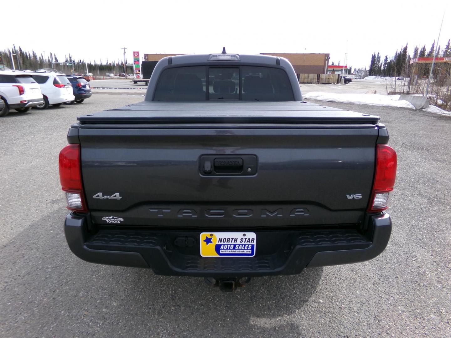 2021 Grey Toyota Tacoma SR5 Double Cab Long Bed V6 6AT 4WD (3TMCZ5AN3MM) with an 3.5L V6 DOHC 24V engine, 6A transmission, located at 2630 Philips Field Rd., Fairbanks, AK, 99709, (907) 458-0593, 64.848068, -147.780609 - Photo#3