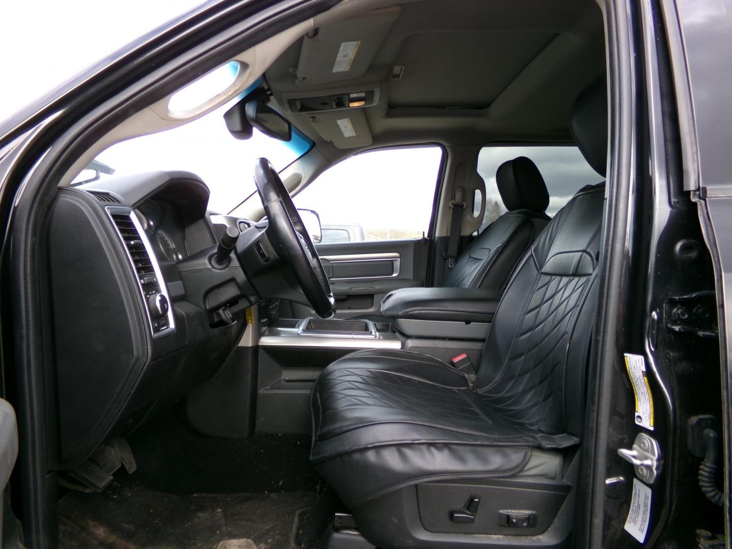 2015 Black Dodge 2500 SLT Mega Cab 4WD (3C6UR5MJ7FG) with an 6.4L V8 engine, 6A transmission, located at 2630 Philips Field Rd., Fairbanks, AK, 99709, (907) 458-0593, 64.848068, -147.780609 - Photo#4