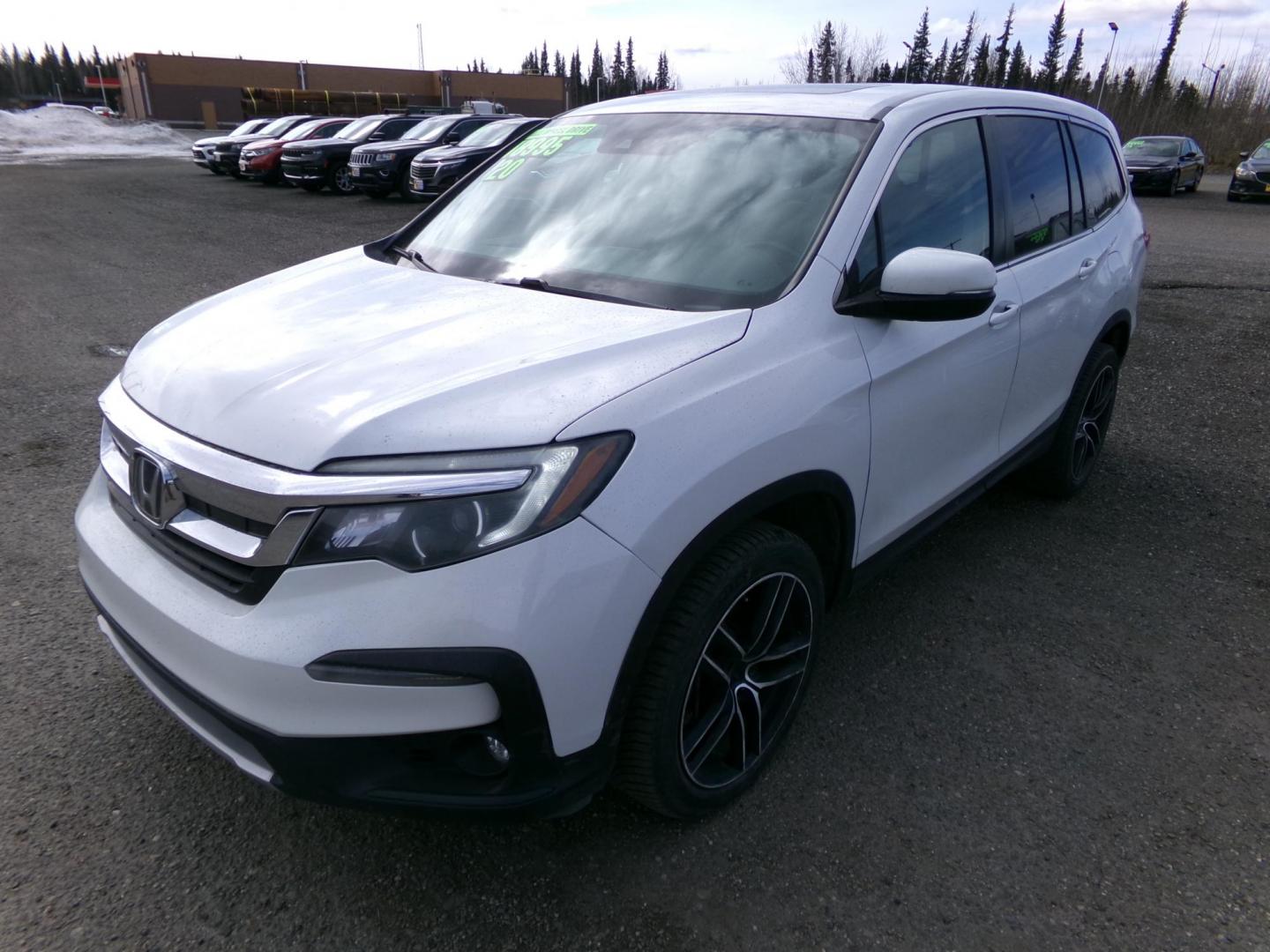 2020 White Honda Pilot EXL 4WD (5FNYF6H58LB) with an 3.5L V6 SOHC 24V engine, 6A transmission, located at 2630 Philips Field Rd., Fairbanks, AK, 99709, (907) 458-0593, 64.848068, -147.780609 - Photo#0