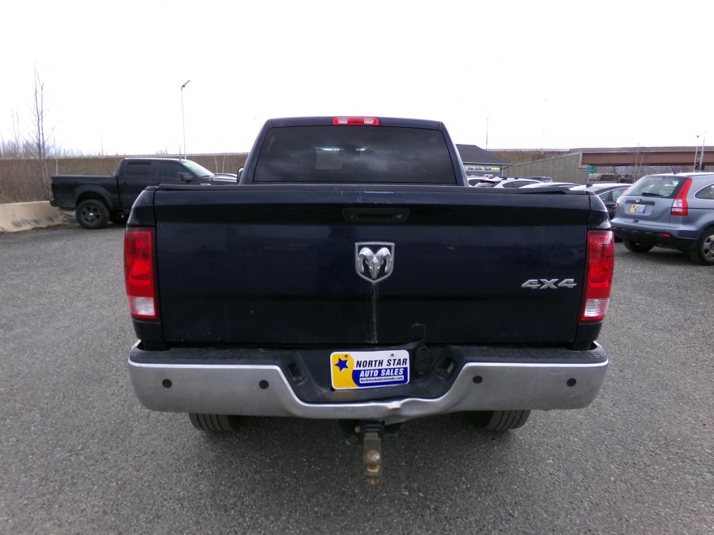 2015 Blue Dodge 2500 Tradesman Crew Cab SWB 4WD (3C6TR5CTXFG) with an 5.7L V8 OHV 16V engine, 6-Speed Automatic transmission, located at 2630 Philips Field Rd., Fairbanks, AK, 99709, (907) 458-0593, 64.848068, -147.780609 - Photo#3