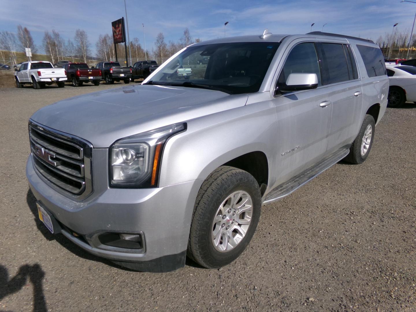2020 Silver GMC Yukon XL SLE 4WD (1GKS2FEC7LR) with an 5.3L V8 OHV 16V engine, 6A transmission, located at 2630 Philips Field Rd., Fairbanks, AK, 99709, (907) 458-0593, 64.848068, -147.780609 - Photo#0