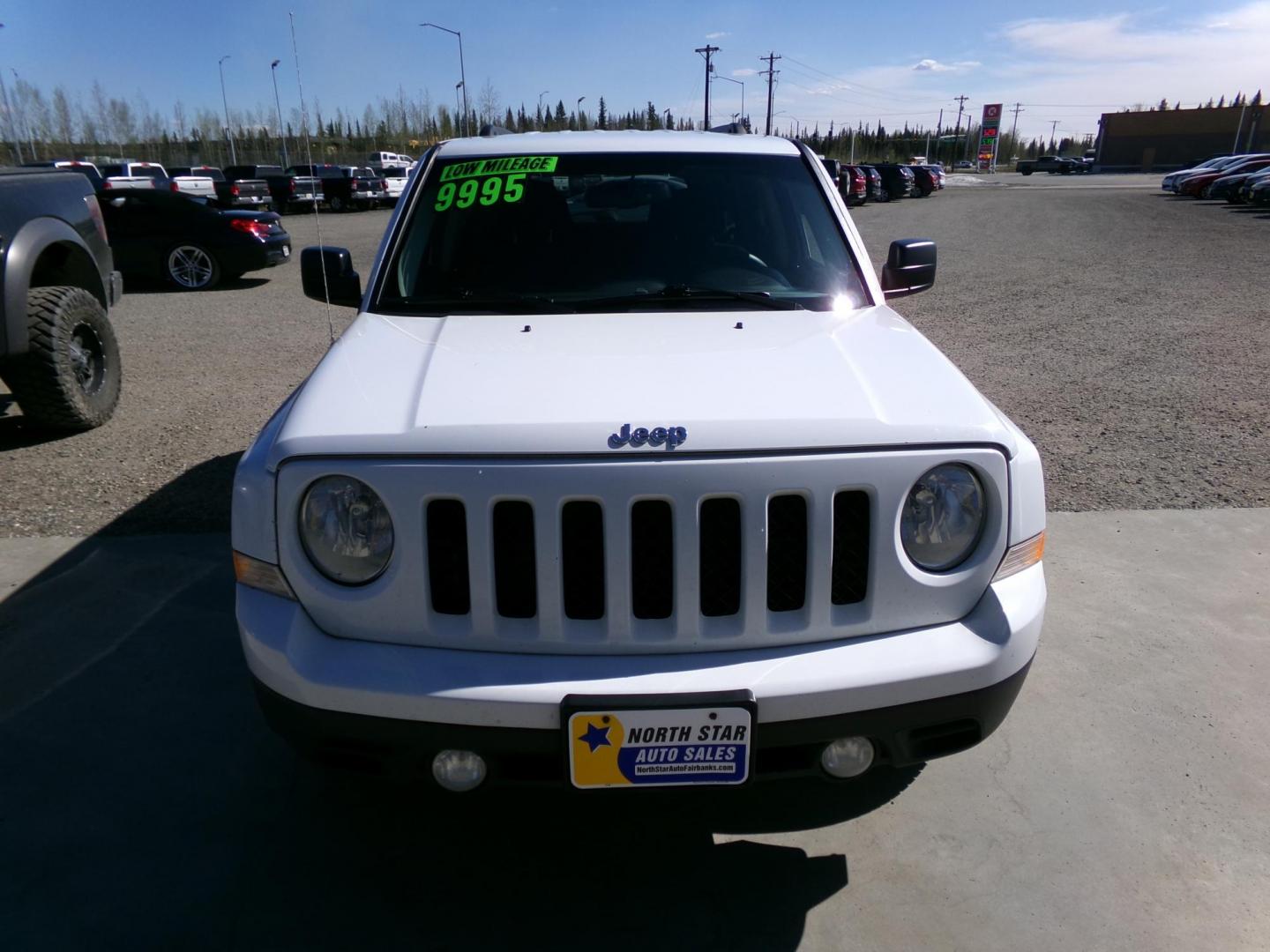 2016 White Jeep Patriot Sport 2WD (1C4NJPBAXGD) with an 2.0L L4 DOHC 16V engine, located at 2630 Philips Field Rd., Fairbanks, AK, 99709, (907) 458-0593, 64.848068, -147.780609 - Photo#1