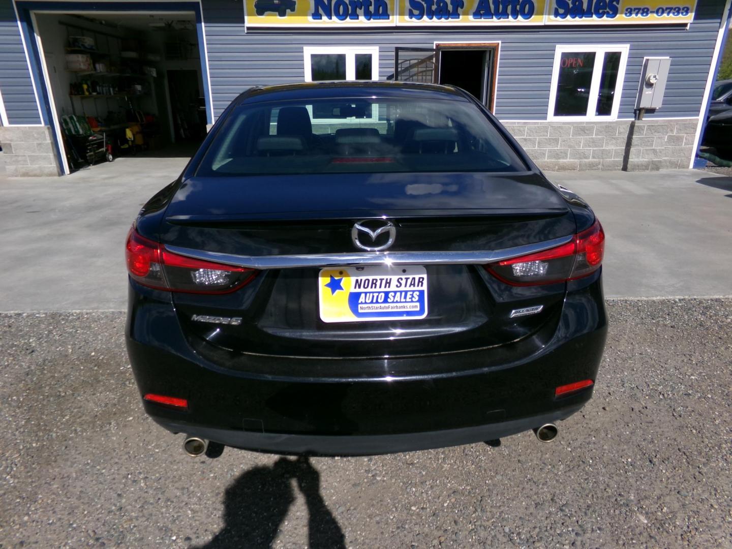 2015 Black Mazda Mazda6 i Touring (JM1GJ1V52F1) with an 2.5L L4 DOHC 16V engine, 6-Speed Automatic transmission, located at 2630 Philips Field Rd., Fairbanks, AK, 99709, (907) 458-0593, 64.848068, -147.780609 - Photo#3