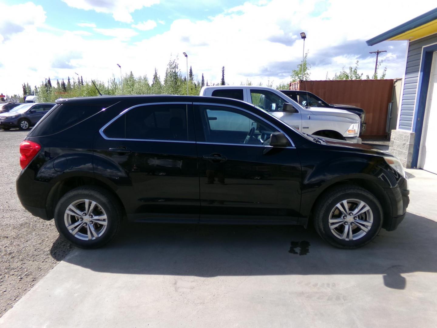 2014 Black Chevrolet Equinox LS AWD (2GNFLEEK8E6) with an 2.4L L4 DOHC 16V FFV engine, 6-Speed Automatic transmission, located at 2630 Philips Field Rd., Fairbanks, AK, 99709, (907) 458-0593, 64.848068, -147.780609 - Photo#2