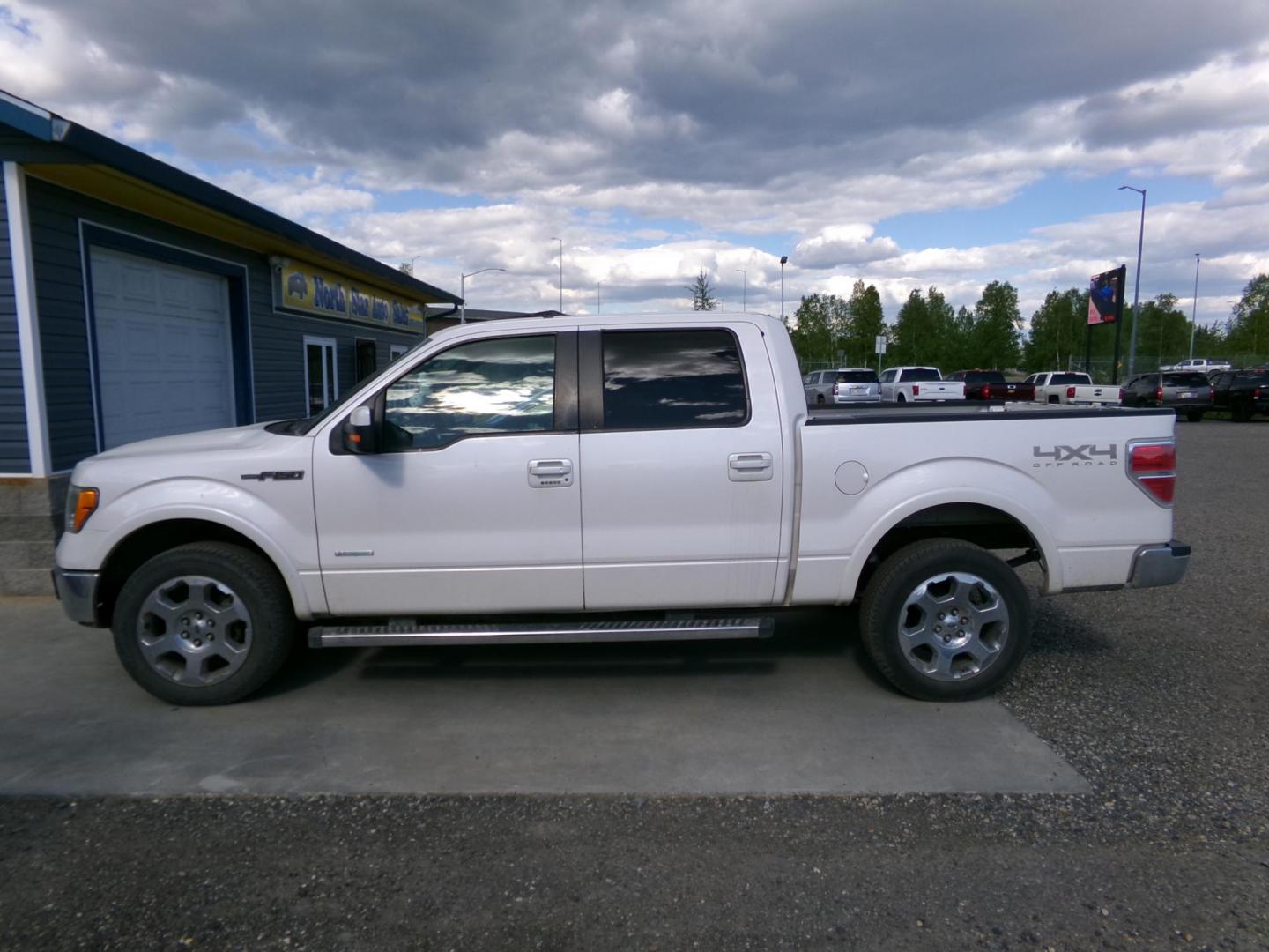 2012 White Ford F-150 FX4 SuperCrew 5.5-ft. Bed 4WD (1FTFW1ETXCF) with an 3.5L V6 TURBO engine, 6-Speed Automatic transmission, located at 2630 Philips Field Rd., Fairbanks, AK, 99709, (907) 458-0593, 64.848068, -147.780609 - Photo#2