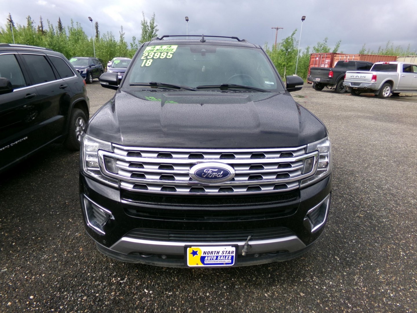 2018 Black /Black Ford Expedition MAX Limited 4WD (1FMJK2AT4JE) with an 3.5L V6 DOHC 24V FFV engine, 6A transmission, located at 2630 Philips Field Rd., Fairbanks, AK, 99709, (907) 458-0593, 64.848068, -147.780609- Photo#1