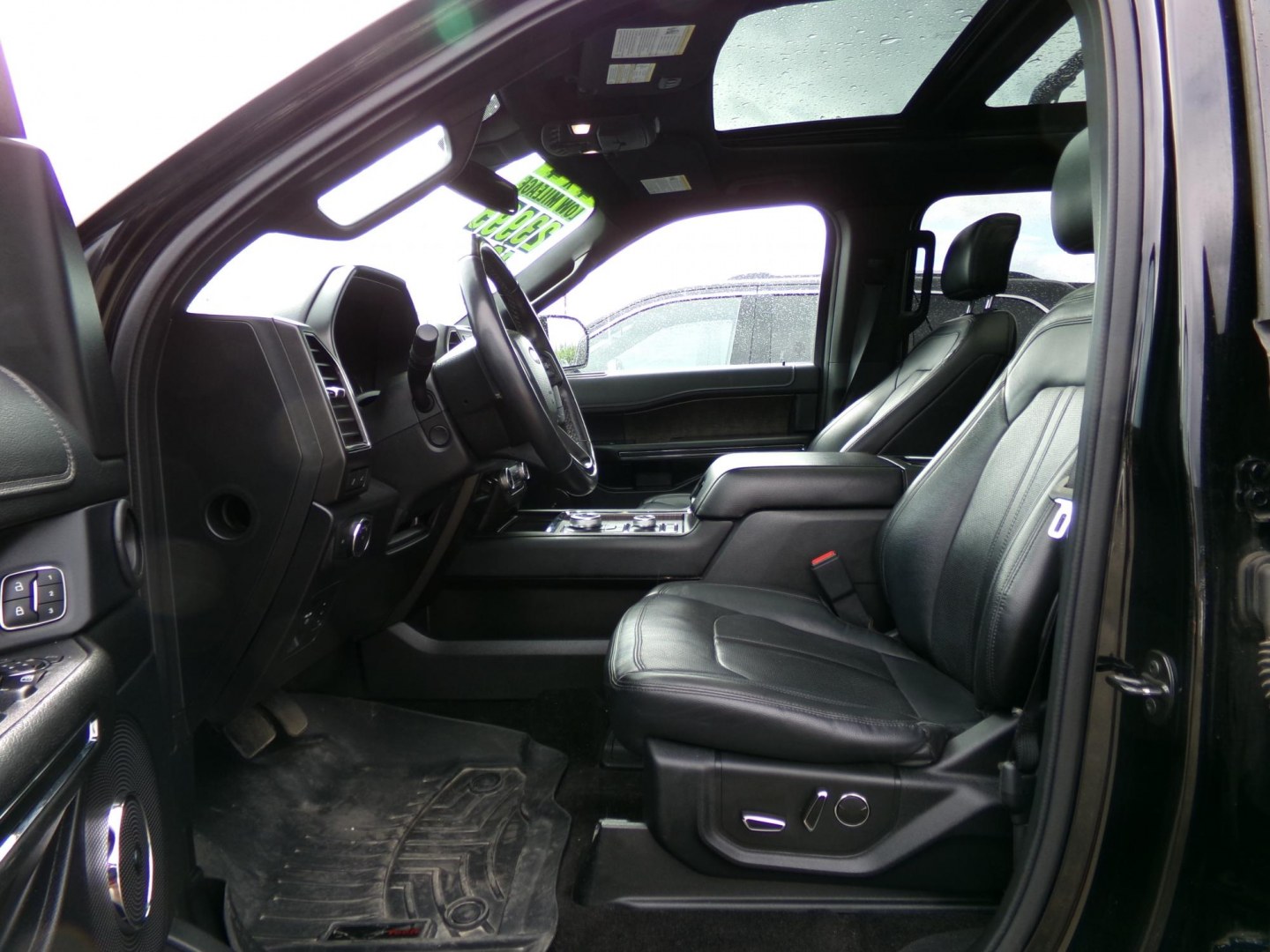 2018 Black /Black Ford Expedition MAX Limited 4WD (1FMJK2AT4JE) with an 3.5L V6 DOHC 24V FFV engine, 6A transmission, located at 2630 Philips Field Rd., Fairbanks, AK, 99709, (907) 458-0593, 64.848068, -147.780609- Photo#4