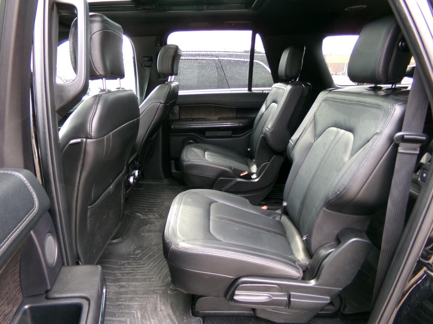 2018 Black /Black Ford Expedition MAX Limited 4WD (1FMJK2AT4JE) with an 3.5L V6 DOHC 24V FFV engine, 6A transmission, located at 2630 Philips Field Rd., Fairbanks, AK, 99709, (907) 458-0593, 64.848068, -147.780609- Photo#5