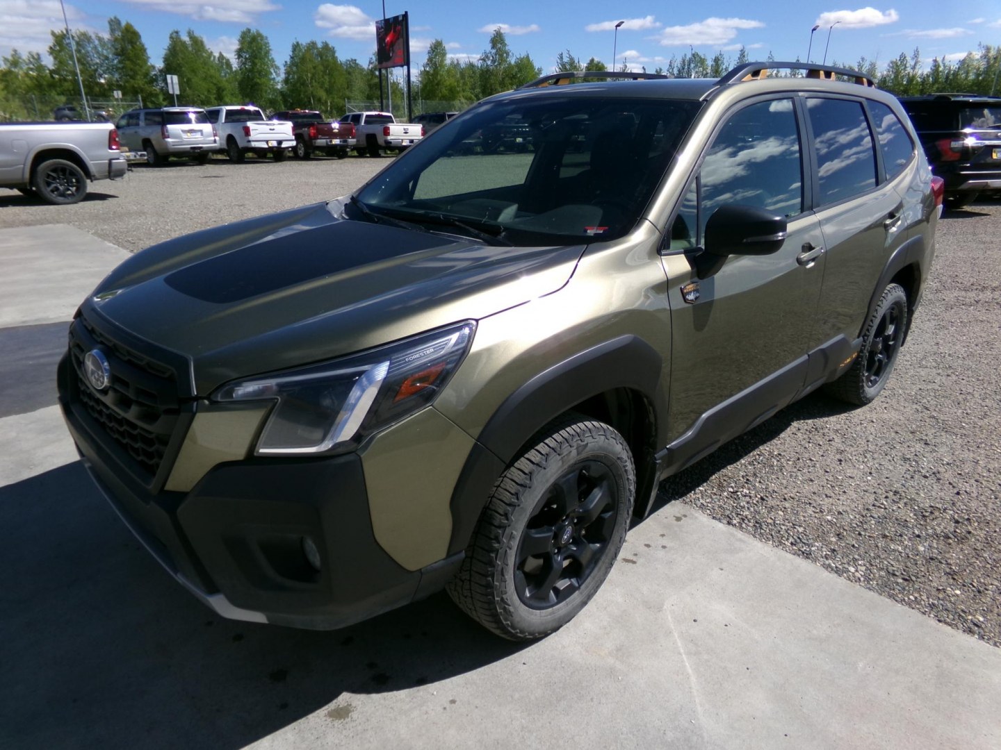 2022 Green Subaru Forester Sport (JF2SKAMC9NH) with an 2.5L H4 SOHC 16V engine, CVT transmission, located at 2630 Philips Field Rd., Fairbanks, AK, 99709, (907) 458-0593, 64.848068, -147.780609- Photo#0