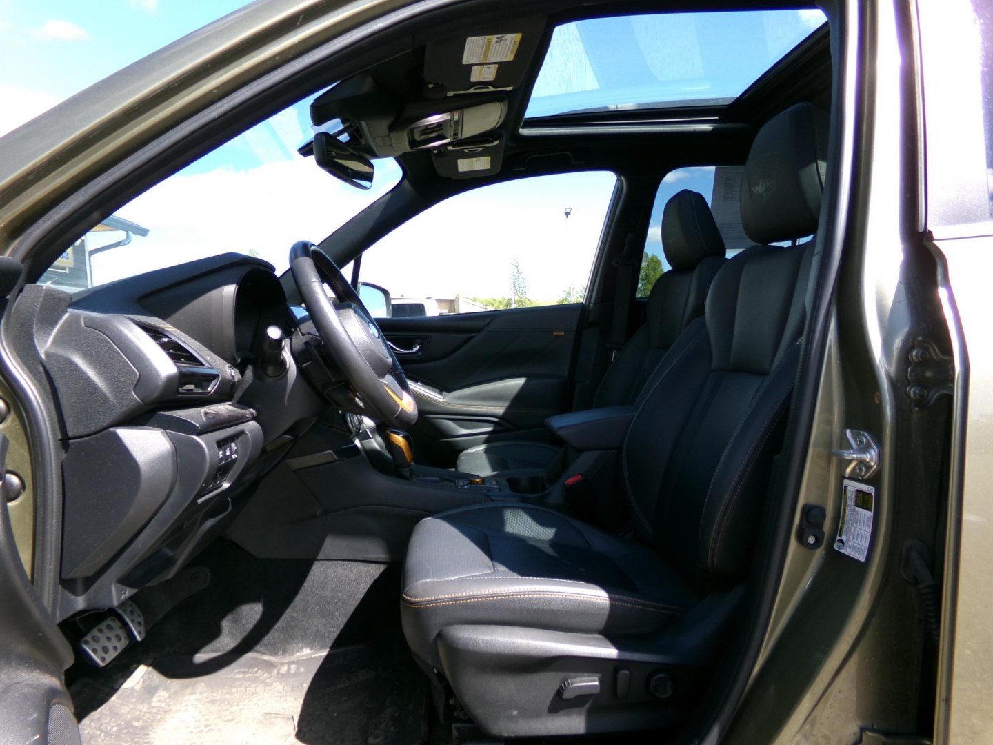 2022 Green Subaru Forester Sport (JF2SKAMC9NH) with an 2.5L H4 SOHC 16V engine, CVT transmission, located at 2630 Philips Field Rd., Fairbanks, AK, 99709, (907) 458-0593, 64.848068, -147.780609- Photo#4