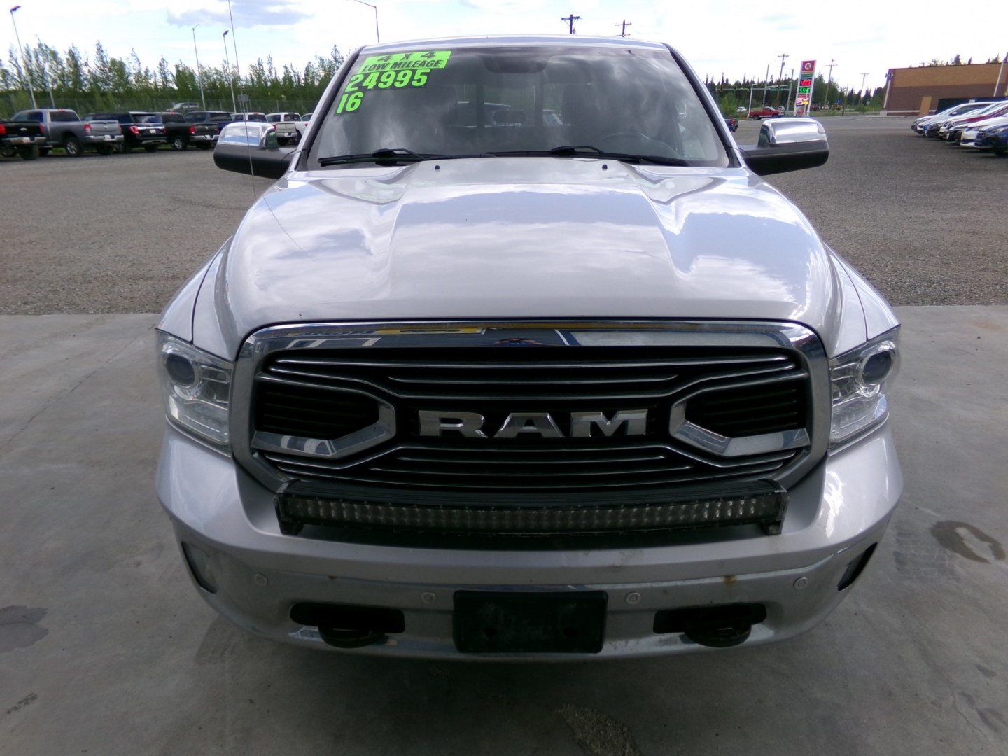 2016 Silver Dodge 1500 Longhorn Crew Cab SWB 4WD (1C6RR7PT6GS) with an 5.7L V8 OHV 16V engine, 6A transmission, located at 2630 Philips Field Rd., Fairbanks, AK, 99709, (907) 458-0593, 64.848068, -147.780609- Photo#1