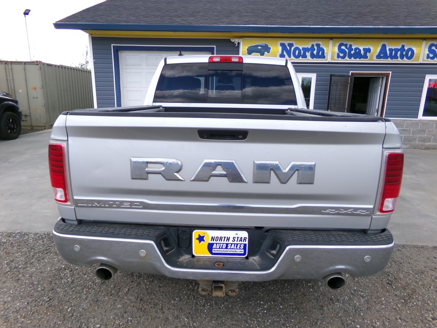 2016 Silver Dodge 1500 Longhorn Crew Cab SWB 4WD (1C6RR7PT6GS) with an 5.7L V8 OHV 16V engine, 6A transmission, located at 2630 Philips Field Rd., Fairbanks, AK, 99709, (907) 458-0593, 64.848068, -147.780609- Photo#3