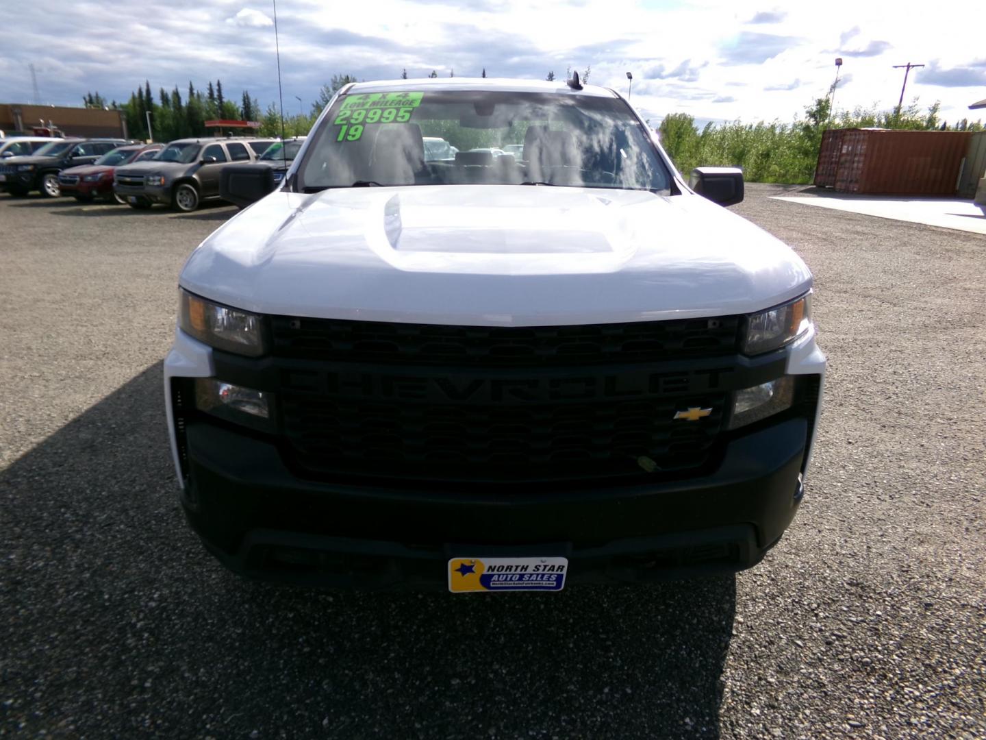 2019 White Chevrolet Silverado 1500 Work Truck Double Cab 4WD (1GCRYAEF5KZ) with an 5.3L V8 OHV 16V engine, 6A transmission, located at 2630 Philips Field Rd., Fairbanks, AK, 99709, (907) 458-0593, 64.848068, -147.780609 - Photo#1