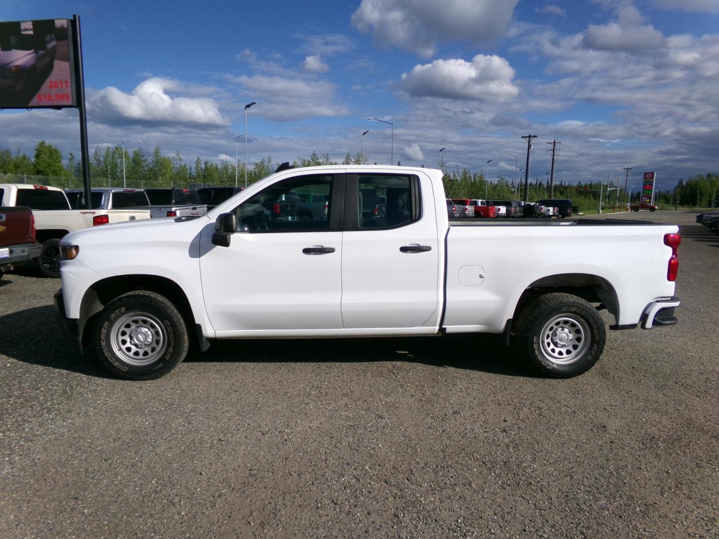 2019 White Chevrolet Silverado 1500 Work Truck Double Cab 4WD (1GCRYAEF5KZ) with an 5.3L V8 OHV 16V engine, 6A transmission, located at 2630 Philips Field Rd., Fairbanks, AK, 99709, (907) 458-0593, 64.848068, -147.780609 - Photo#2