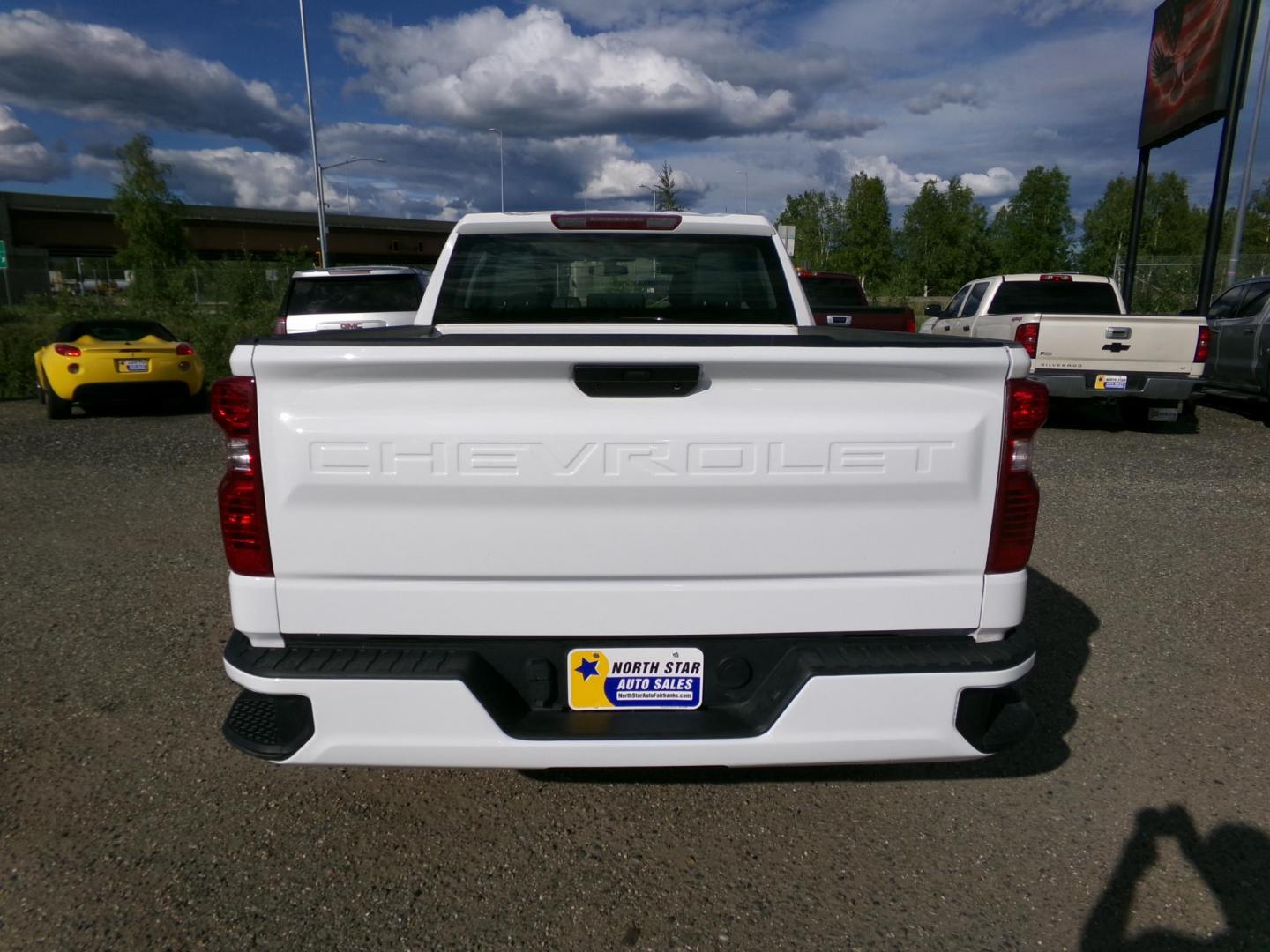 2019 White Chevrolet Silverado 1500 Work Truck Double Cab 4WD (1GCRYAEF5KZ) with an 5.3L V8 OHV 16V engine, 6A transmission, located at 2630 Philips Field Rd., Fairbanks, AK, 99709, (907) 458-0593, 64.848068, -147.780609 - Photo#3