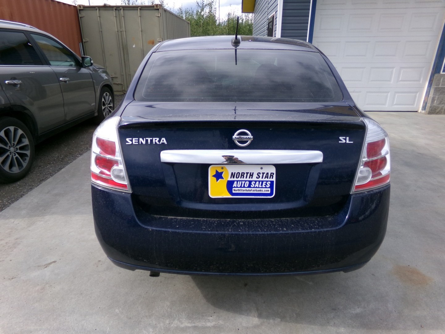 2010 Blue /Black Nissan Sentra 2.0 (3N1AB6AP5AL) with an 2.0L L4 DOHC 16V engine, Continuously Variable Transmisson transmission, located at 2630 Philips Field Rd., Fairbanks, AK, 99709, (907) 458-0593, 64.848068, -147.780609- Photo#3
