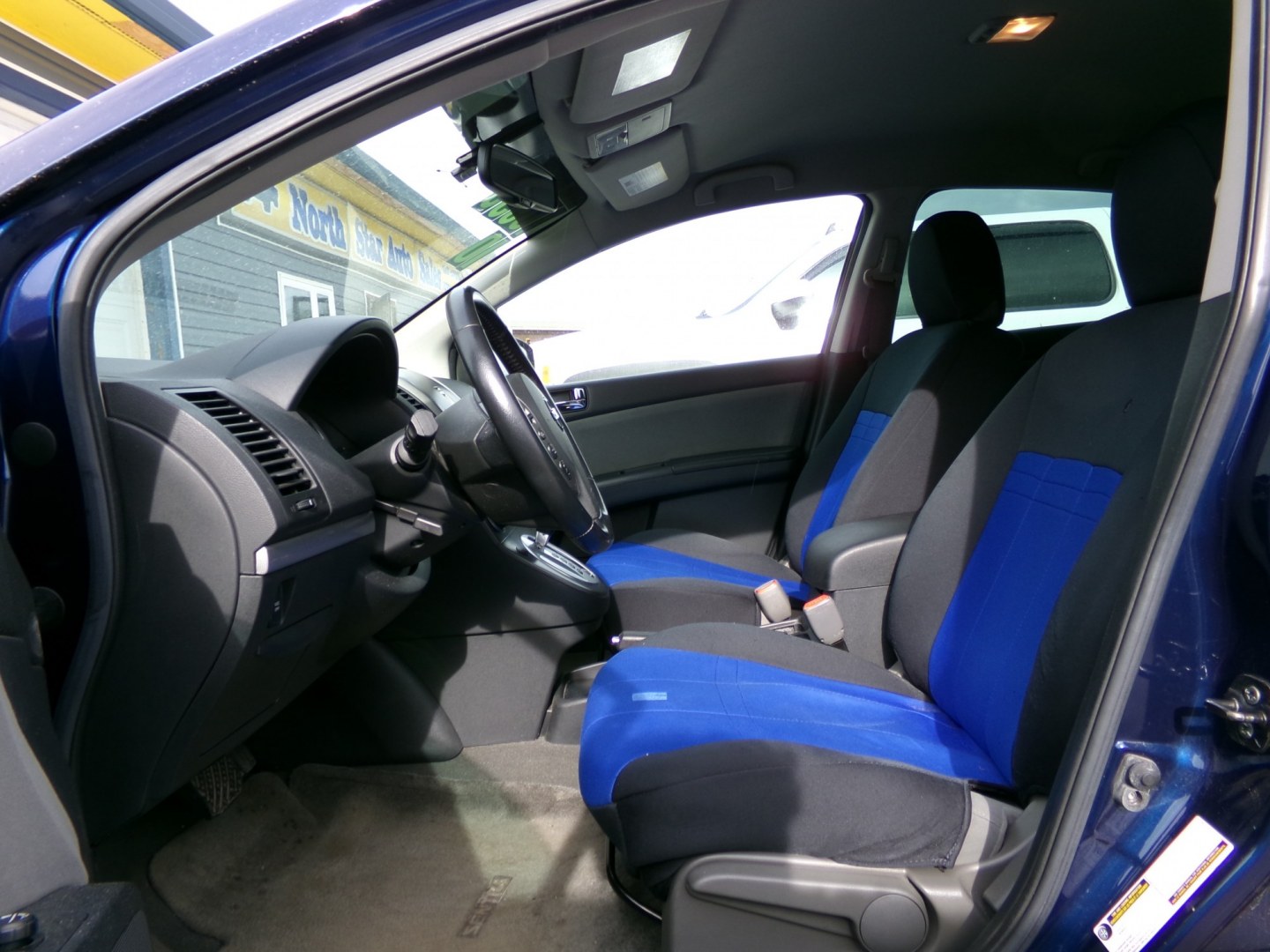 2010 Blue /Black Nissan Sentra 2.0 (3N1AB6AP5AL) with an 2.0L L4 DOHC 16V engine, Continuously Variable Transmisson transmission, located at 2630 Philips Field Rd., Fairbanks, AK, 99709, (907) 458-0593, 64.848068, -147.780609- Photo#4
