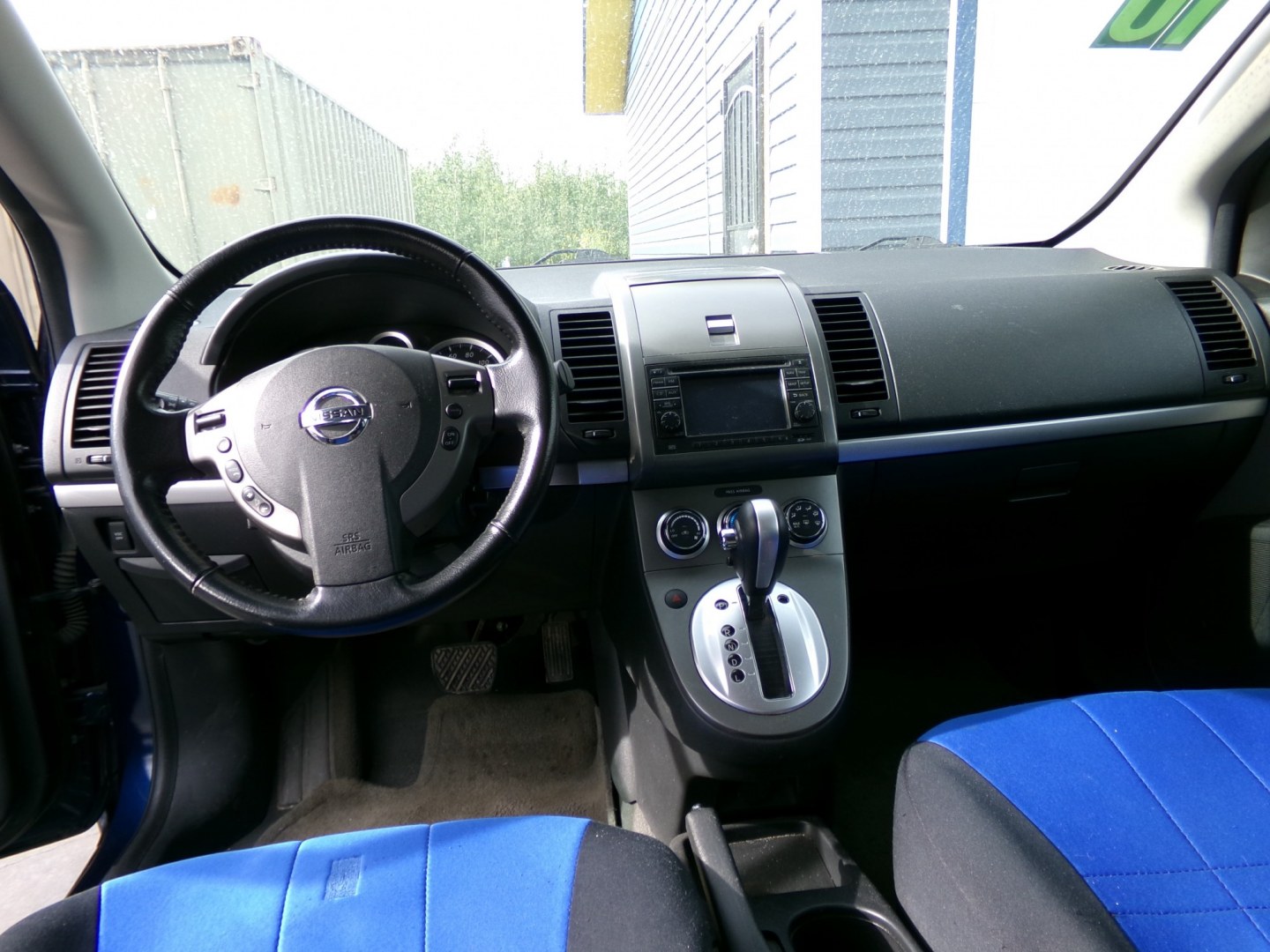 2010 Blue /Black Nissan Sentra 2.0 (3N1AB6AP5AL) with an 2.0L L4 DOHC 16V engine, Continuously Variable Transmisson transmission, located at 2630 Philips Field Rd., Fairbanks, AK, 99709, (907) 458-0593, 64.848068, -147.780609- Photo#6