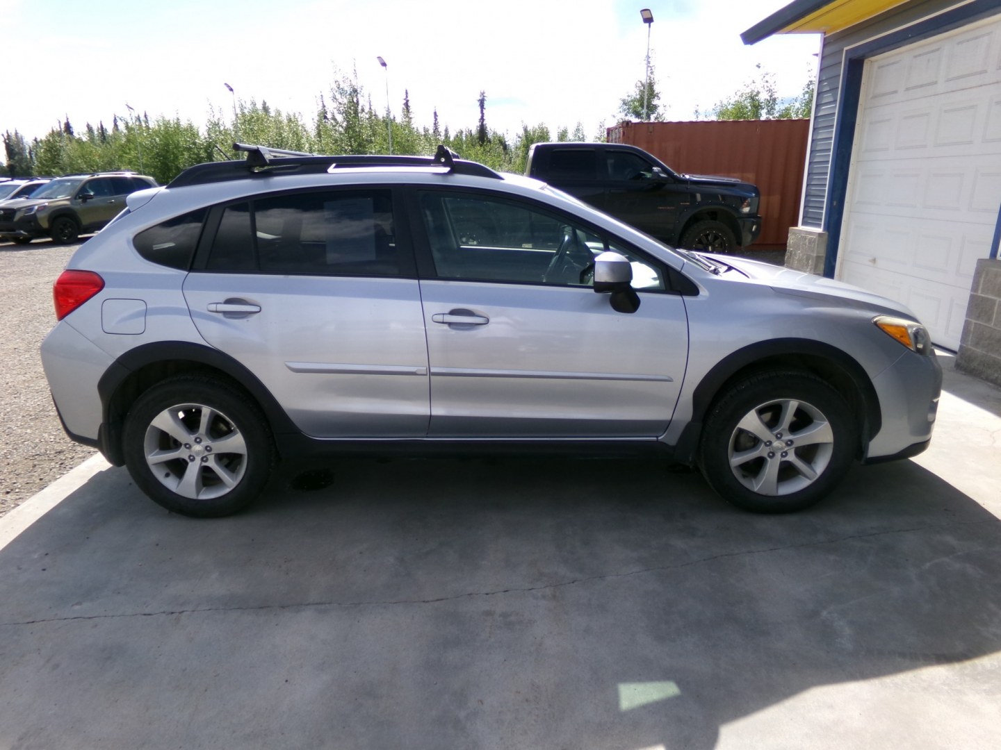 2013 Silver Subaru XV Crosstrek 2.0 Limited (JF2GPAKC9DH) with an 2.0L L4 DOHC 16V engine, Continuously Variable Transmission transmission, located at 2630 Philips Field Rd., Fairbanks, AK, 99709, (907) 458-0593, 64.848068, -147.780609- Photo#2