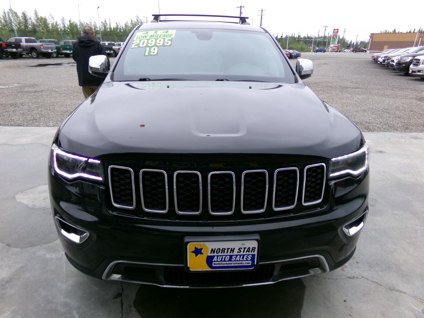 2019 Black /Black Jeep Grand Cherokee Limited 4WD (1C4RJFBG4KC) with an 3.6L V6 DOHC 24V engine, 8A transmission, located at 2630 Philips Field Rd., Fairbanks, AK, 99709, (907) 458-0593, 64.848068, -147.780609- Photo#1