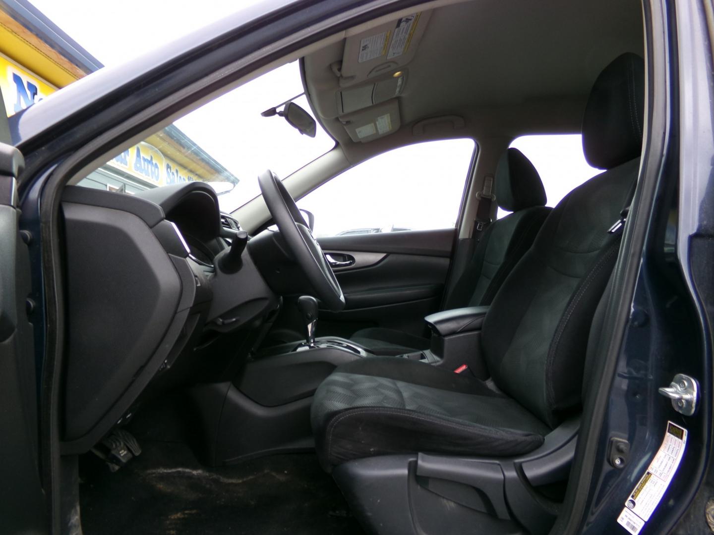 2016 Blue Nissan Rogue S AWD (5N1AT2MVXGC) with an 2.5L L4 DOHC 16V engine, CVT transmission, located at 2630 Philips Field Rd., Fairbanks, AK, 99709, (907) 458-0593, 64.848068, -147.780609- Photo#4