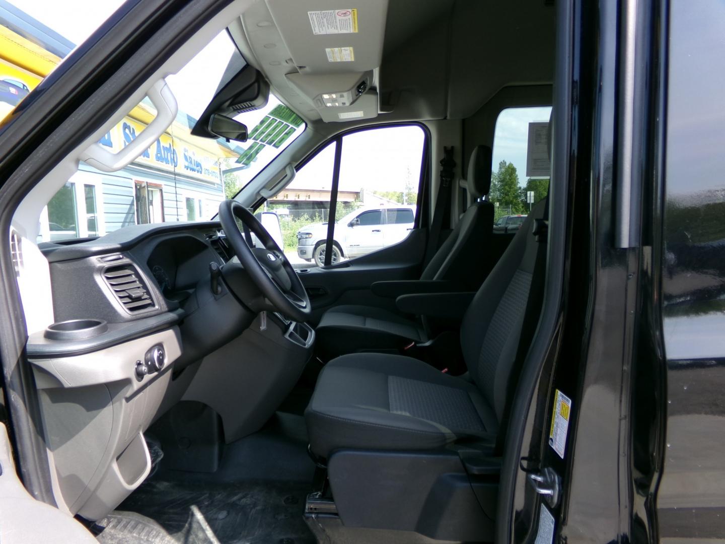 2025 Black Ford Transit 350 Wagon HD High Roof XL Sliding Pass. 148 WB EL (1FBVU5XG4SK) with an 3.5L V6 DOHC 24V engine, 6A transmission, located at 2630 Philips Field Rd., Fairbanks, AK, 99709, (907) 458-0593, 64.848068, -147.780609- Photo#4