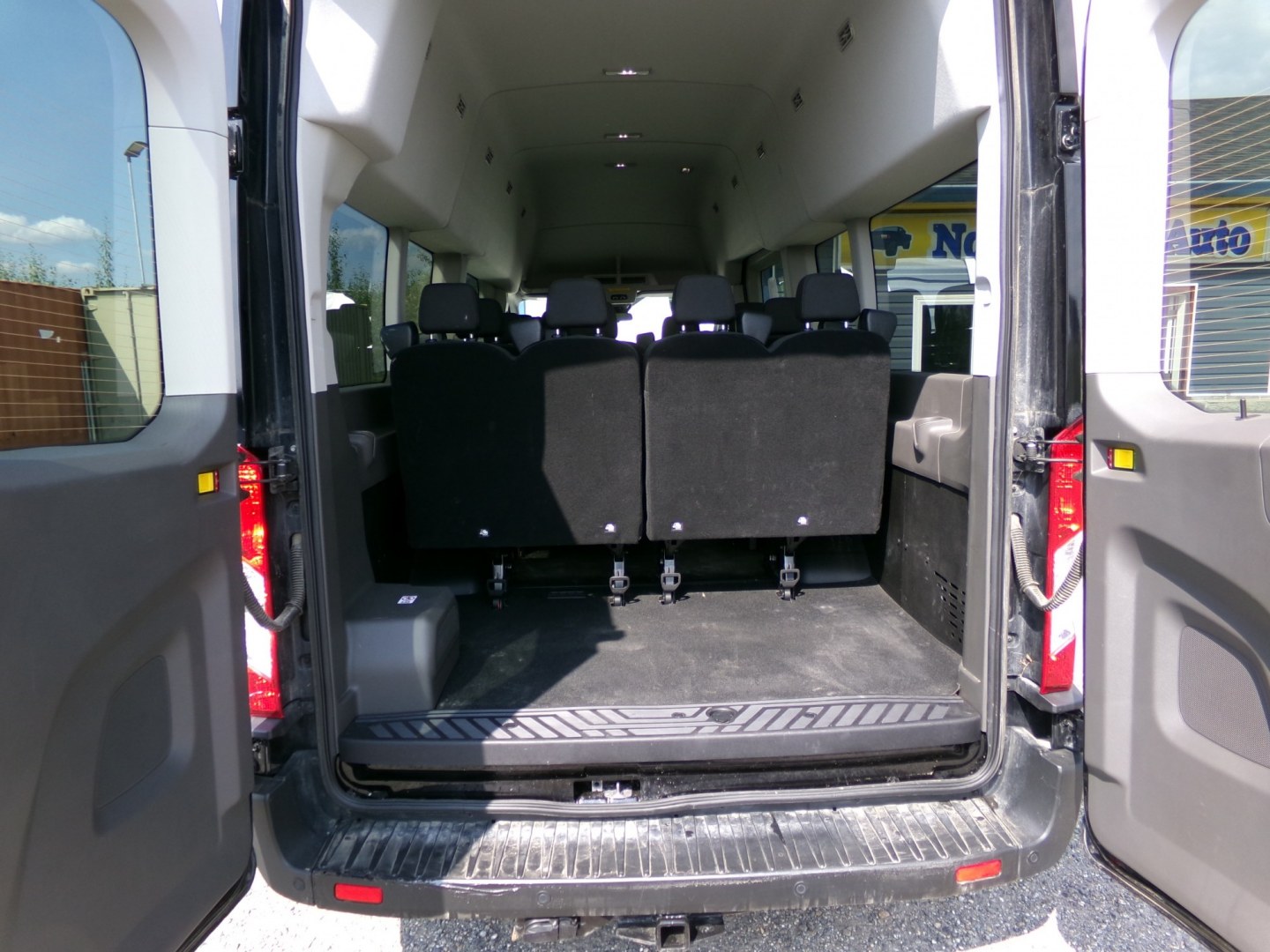 2025 Black Ford Transit 350 Wagon HD High Roof XL Sliding Pass. 148 WB EL (1FBVU5XG4SK) with an 3.5L V6 DOHC 24V engine, 6A transmission, located at 2630 Philips Field Rd., Fairbanks, AK, 99709, (907) 458-0593, 64.848068, -147.780609- Photo#8