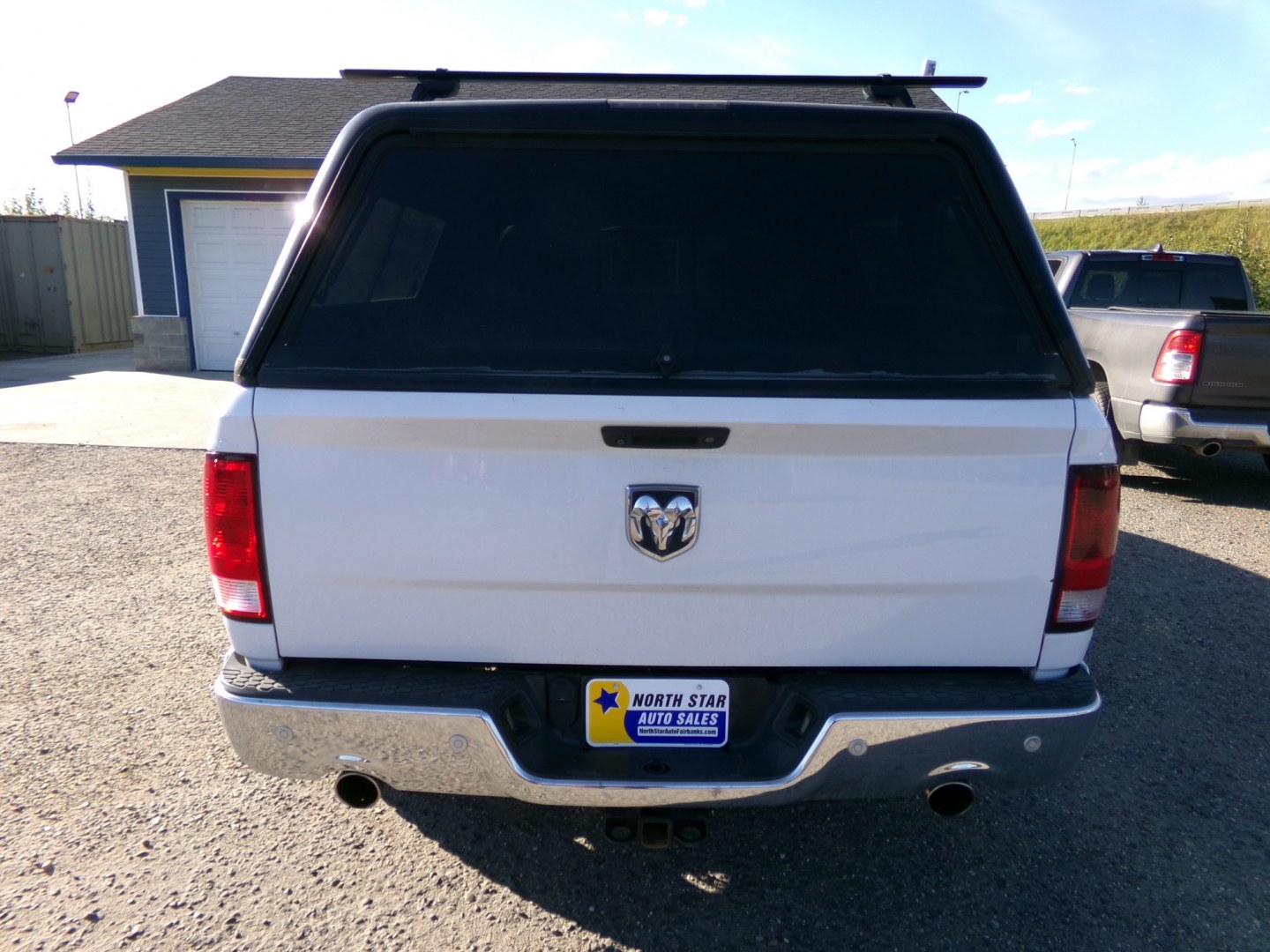 2018 White Dodge 1500 SLT Crew Cab LWB 4WD (1C6RR7TT5JS) with an 5.7L V8 OHV 16V engine, 8A transmission, located at 2630 Philips Field Rd., Fairbanks, AK, 99709, (907) 458-0593, 64.848068, -147.780609- Photo#3