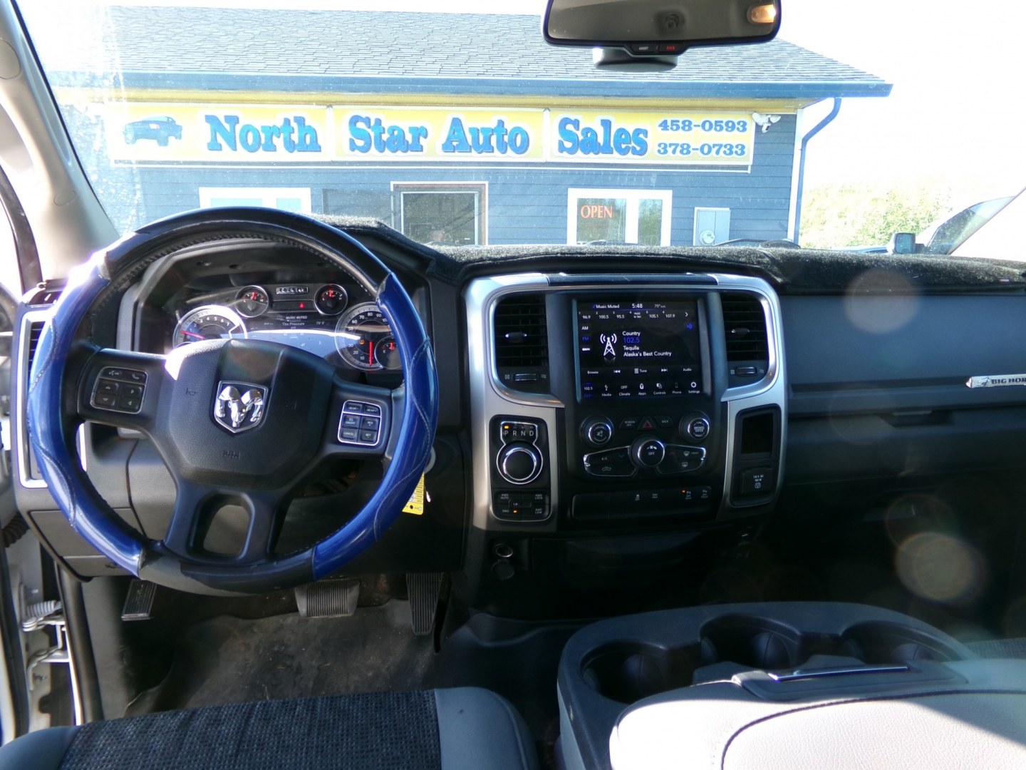 2018 White Dodge 1500 SLT Crew Cab LWB 4WD (1C6RR7TT5JS) with an 5.7L V8 OHV 16V engine, 8A transmission, located at 2630 Philips Field Rd., Fairbanks, AK, 99709, (907) 458-0593, 64.848068, -147.780609- Photo#6
