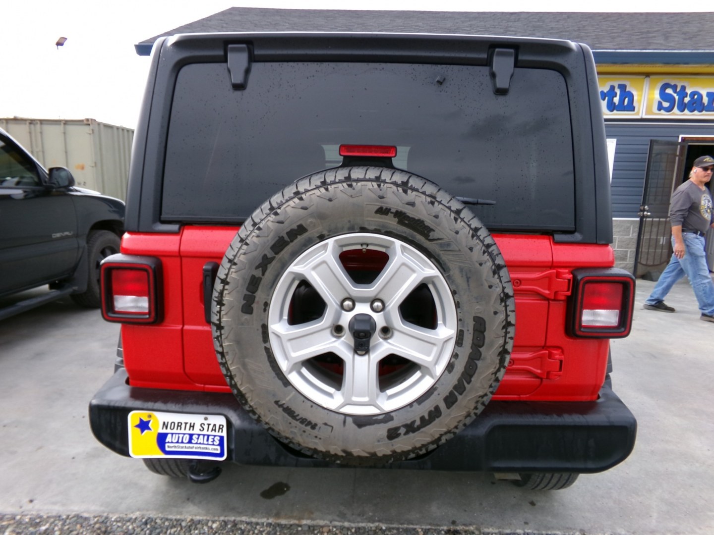 2022 Red Jeep Wrangler Unlimited Sport (1C4HJXDG2NW) with an 3.6L V6 DOHC 24V FFV engine, 6A transmission, located at 2630 Philips Field Rd., Fairbanks, AK, 99709, (907) 458-0593, 64.848068, -147.780609- Photo#3