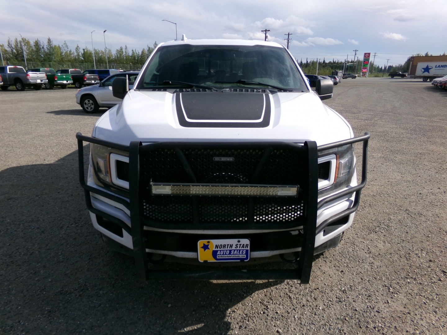 2018 White Ford F-150 XLT SuperCrew 5.5-ft. Bed 4WD (1FTEW1EG3JF) with an 3.5L V6 TURBO engine, 6A transmission, located at 2630 Philips Field Rd., Fairbanks, AK, 99709, (907) 458-0593, 64.848068, -147.780609- Photo#1