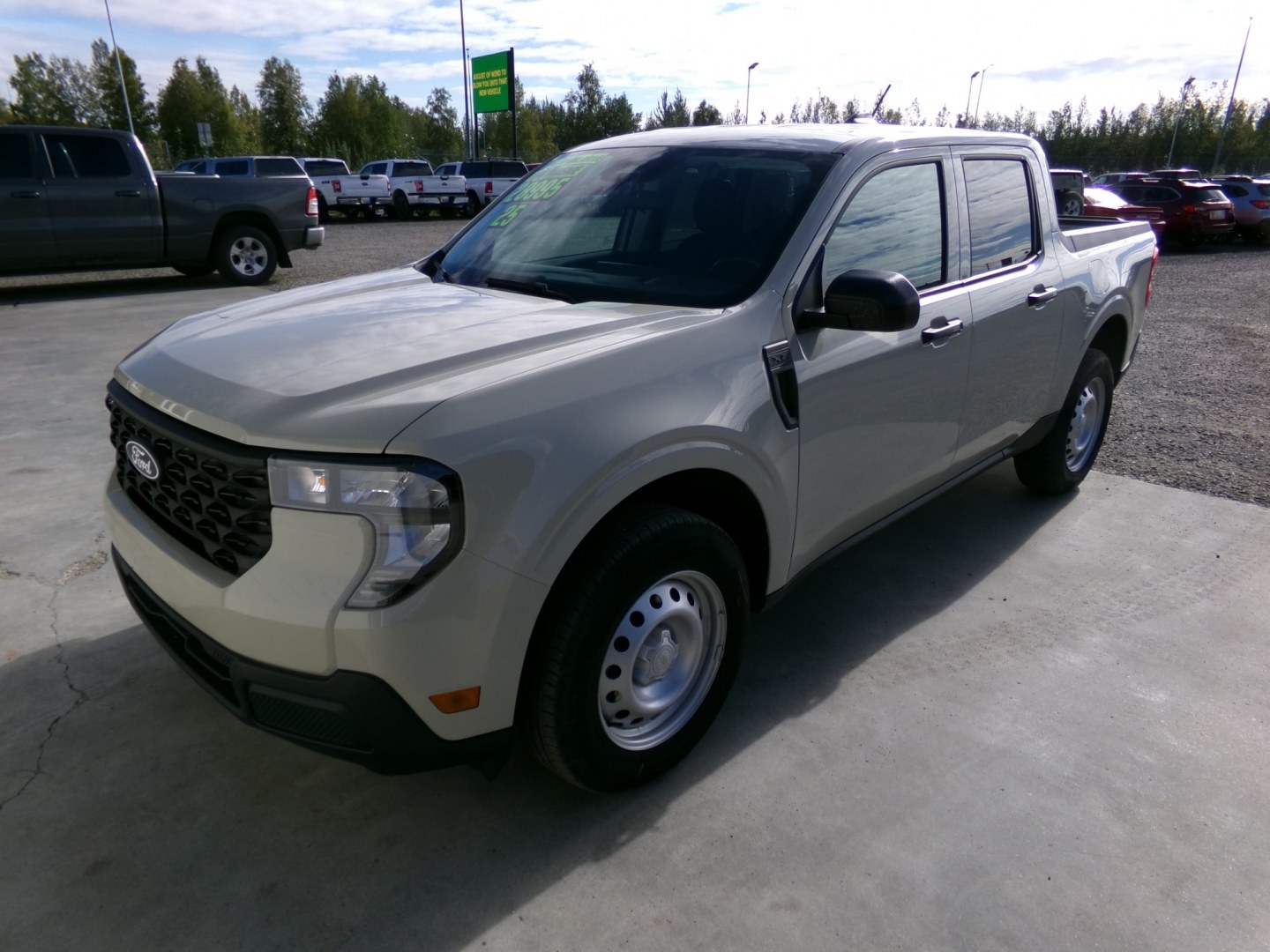 2025 Tan Ford Maverick XL (3FTTW8BA0SR) with an 2.0L L4 DOHC 16V engine, CVT transmission, located at 2630 Philips Field Rd., Fairbanks, AK, 99709, (907) 458-0593, 64.848068, -147.780609- Photo#0